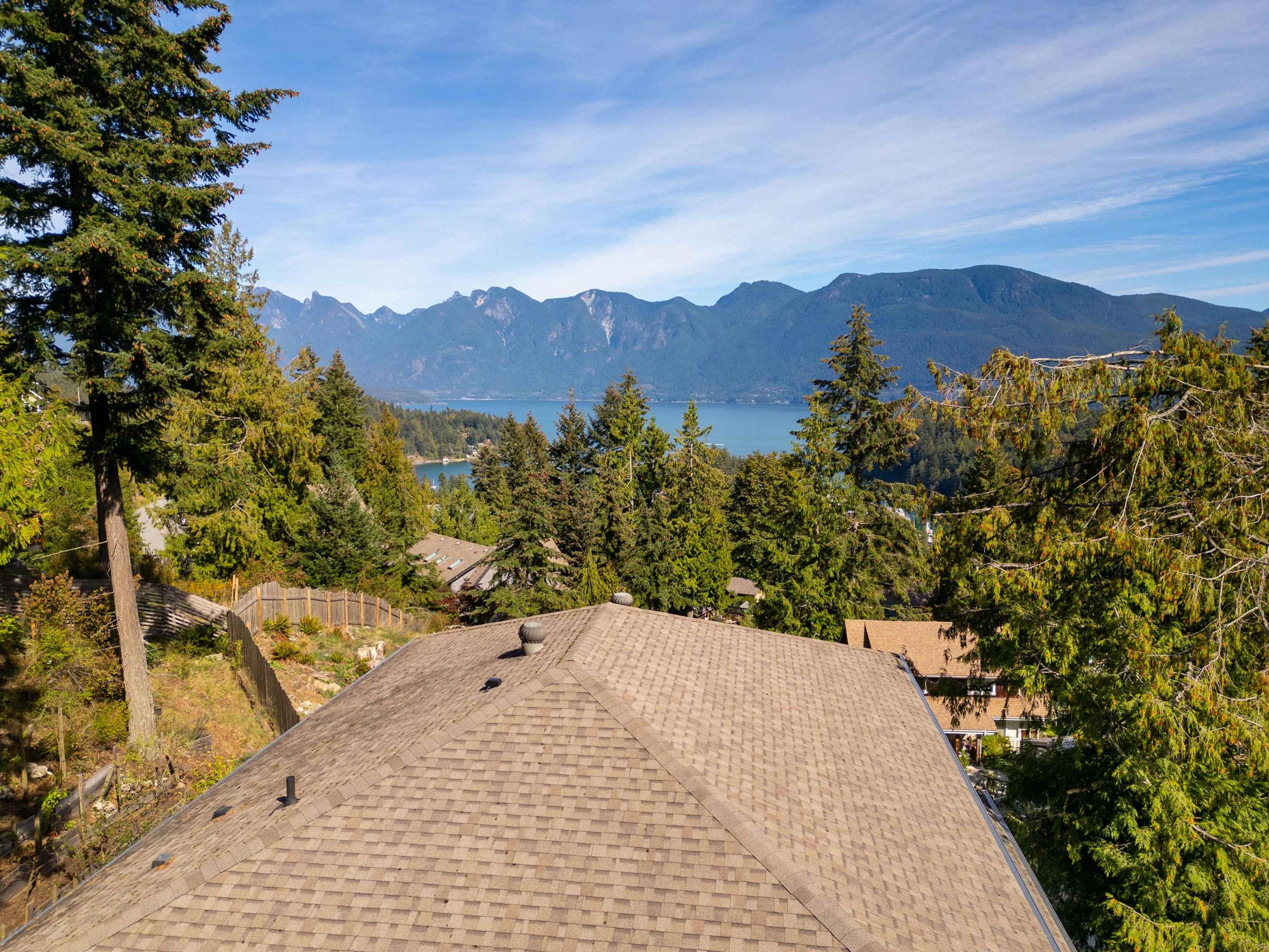 947 VILLAGE DRIVE - 30