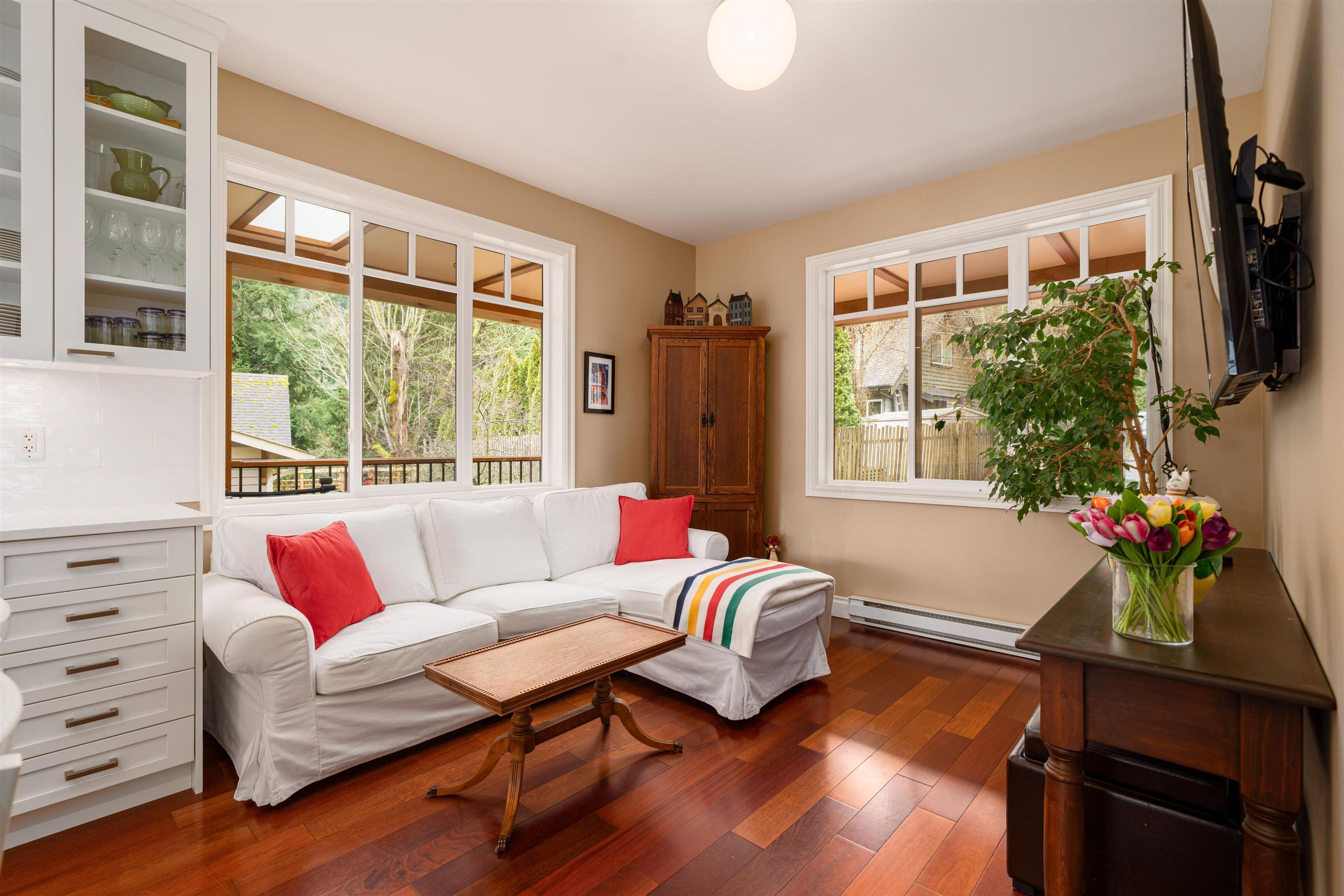 947 VILLAGE DRIVE - 10