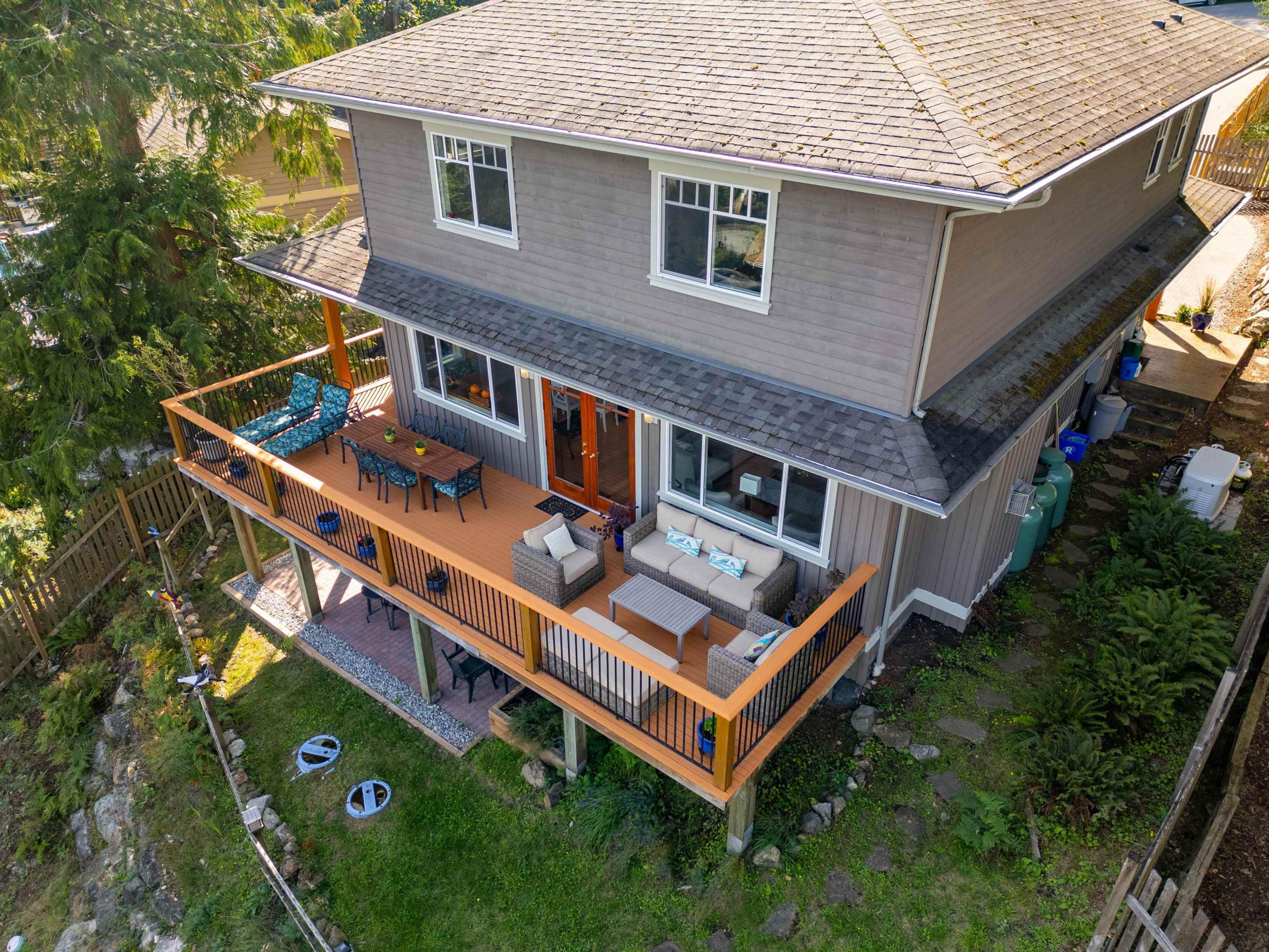 947 VILLAGE DRIVE - 29