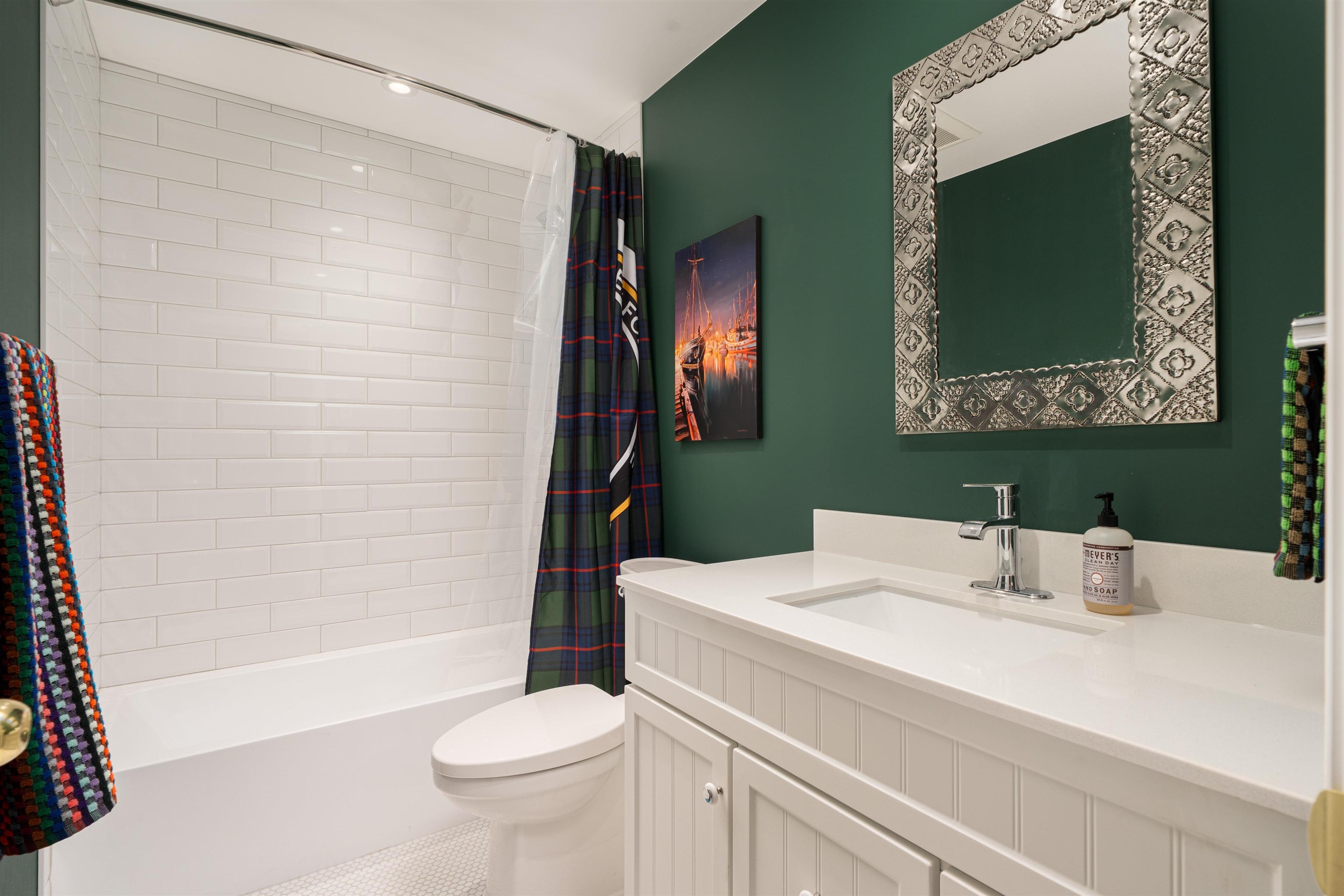 947 VILLAGE DRIVE - 25