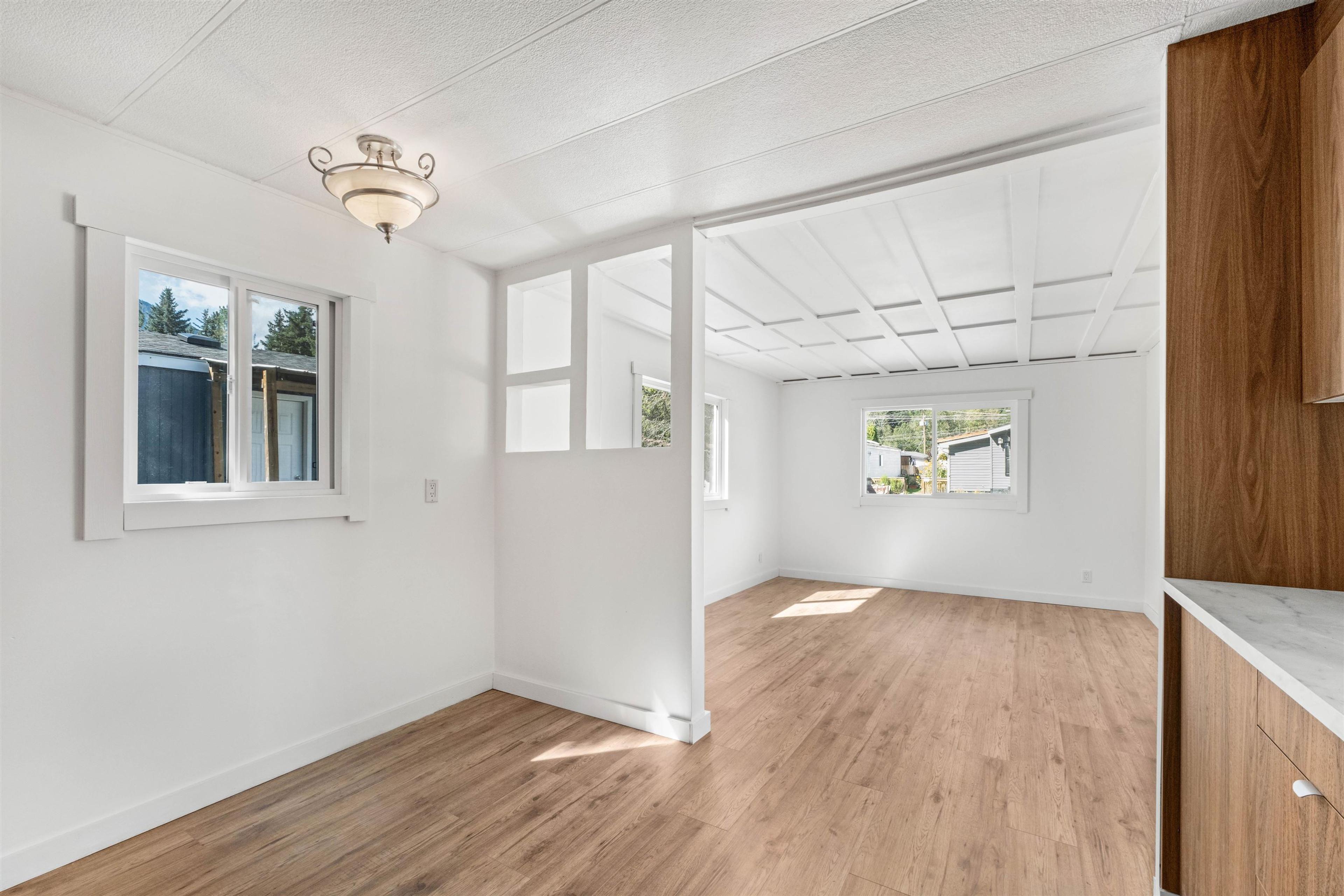 #25 7370 HIGHWAY 99 - 17