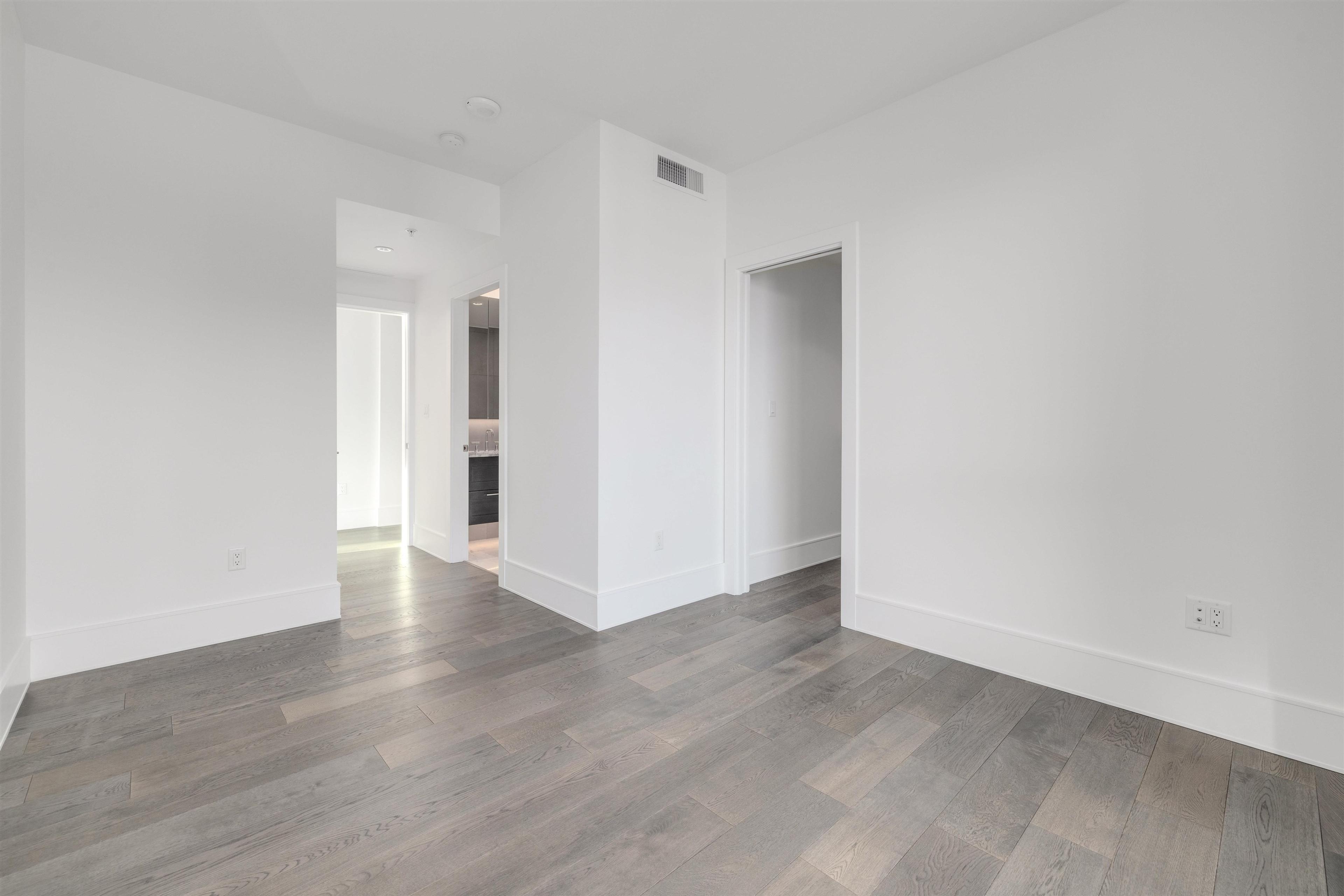 #604 1501 FOSTER STREET - 13