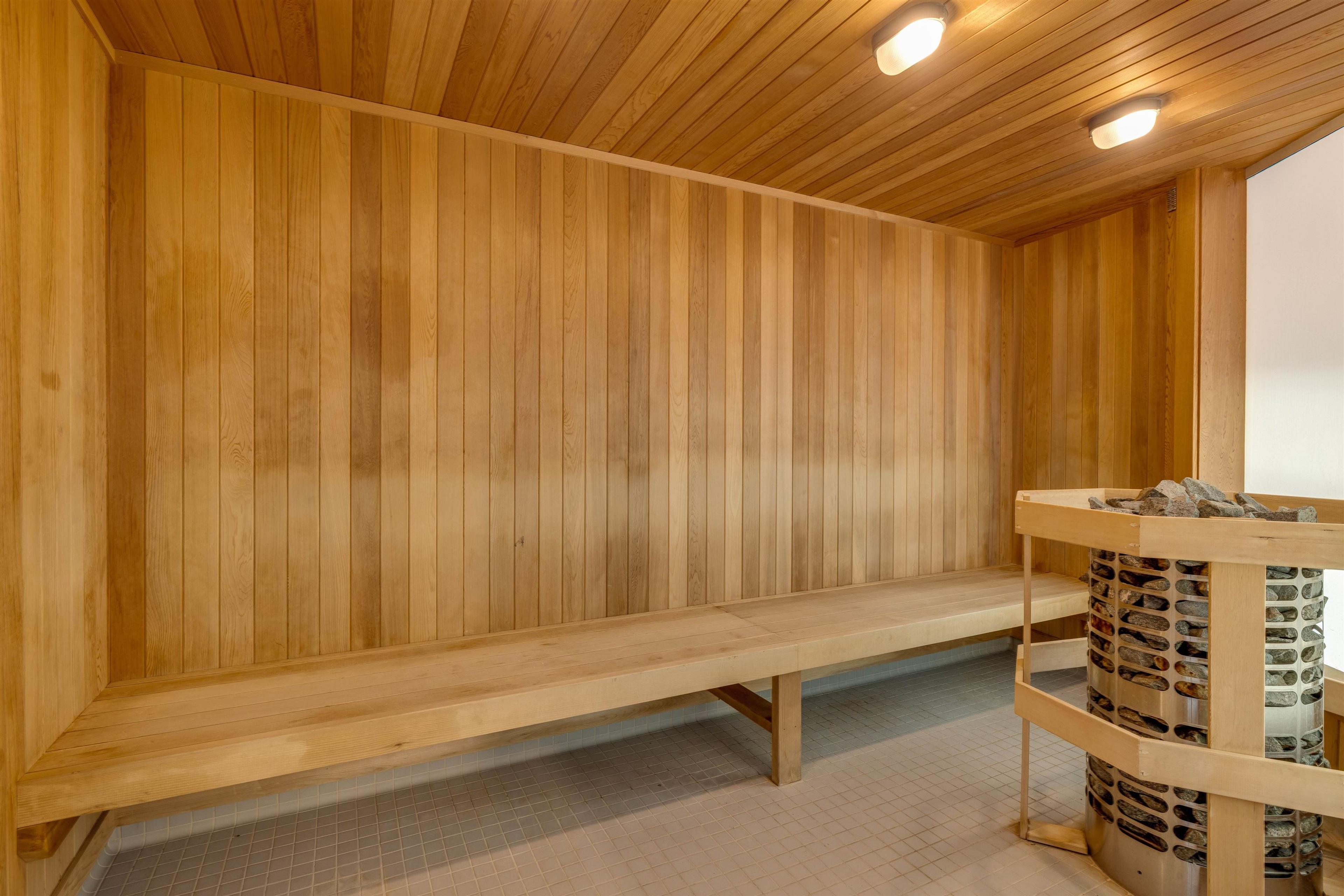 #604 1501 FOSTER STREET - 32