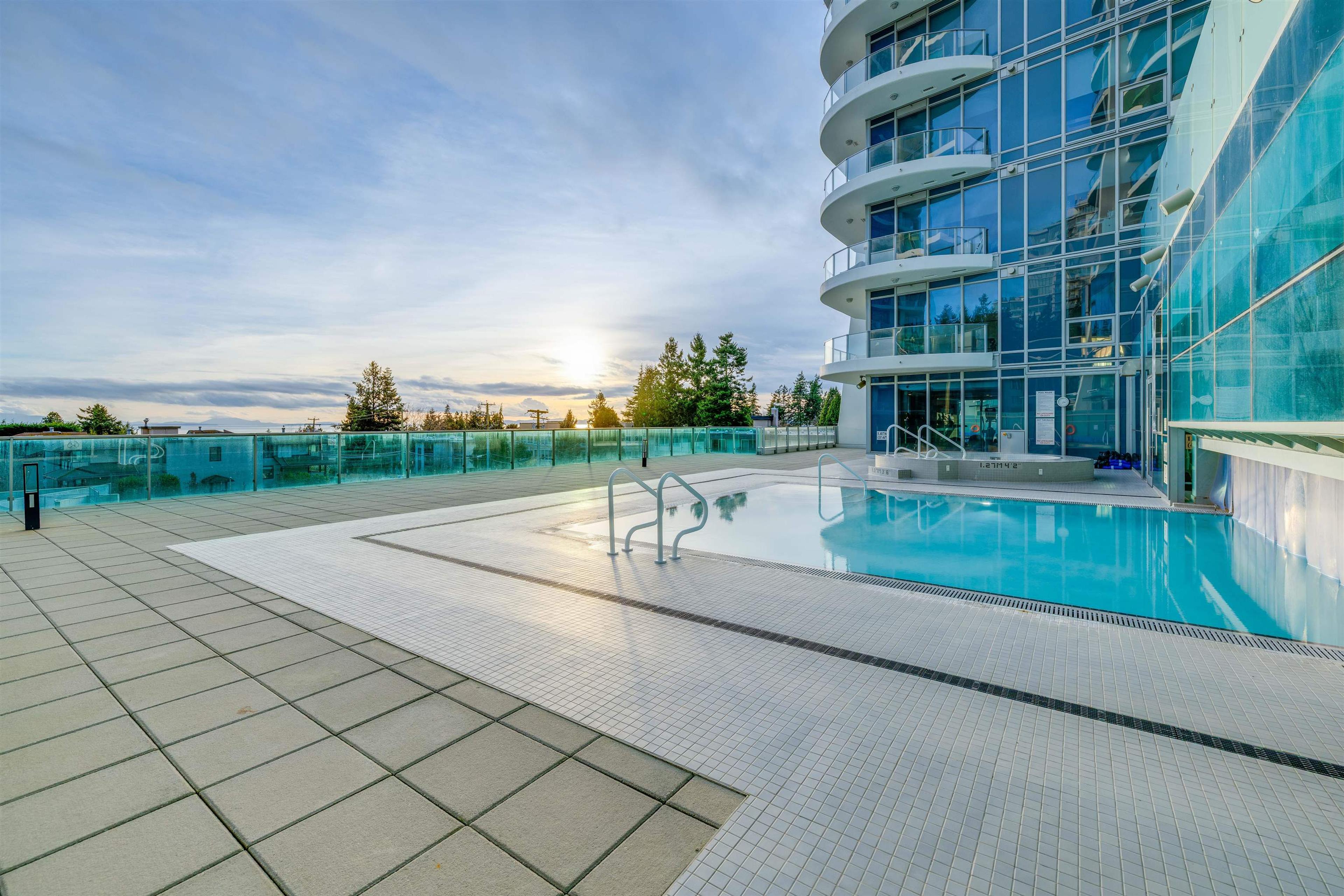 #604 1501 FOSTER STREET - 33