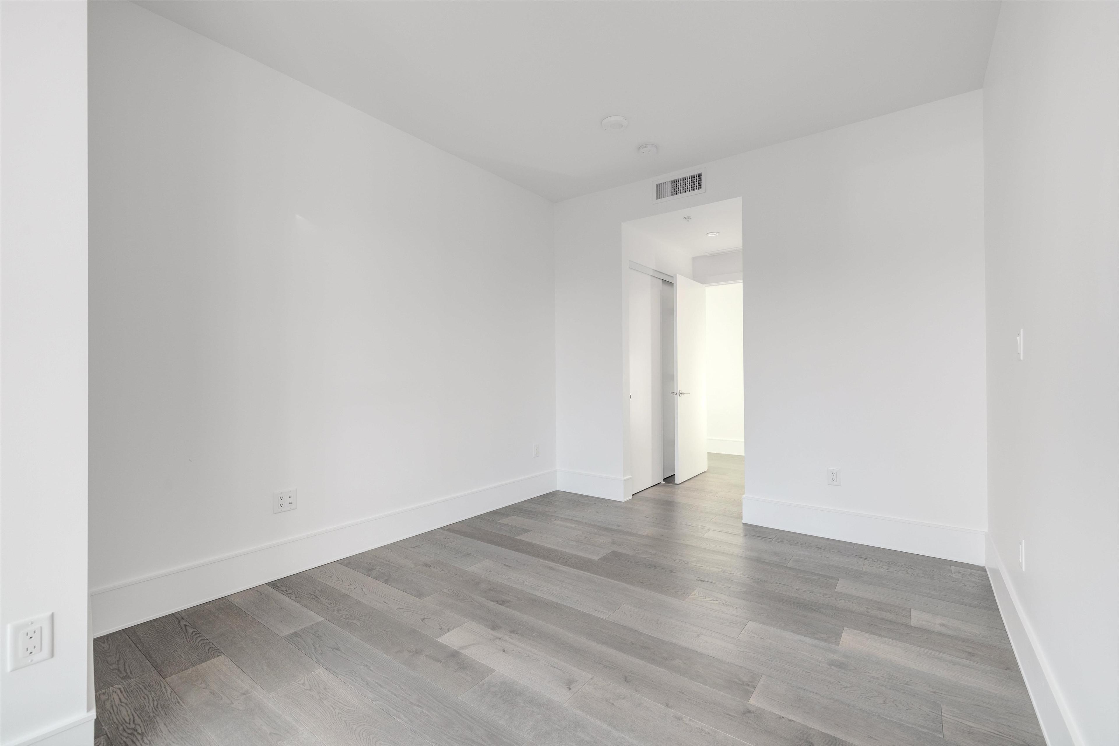 #604 1501 FOSTER STREET - 18