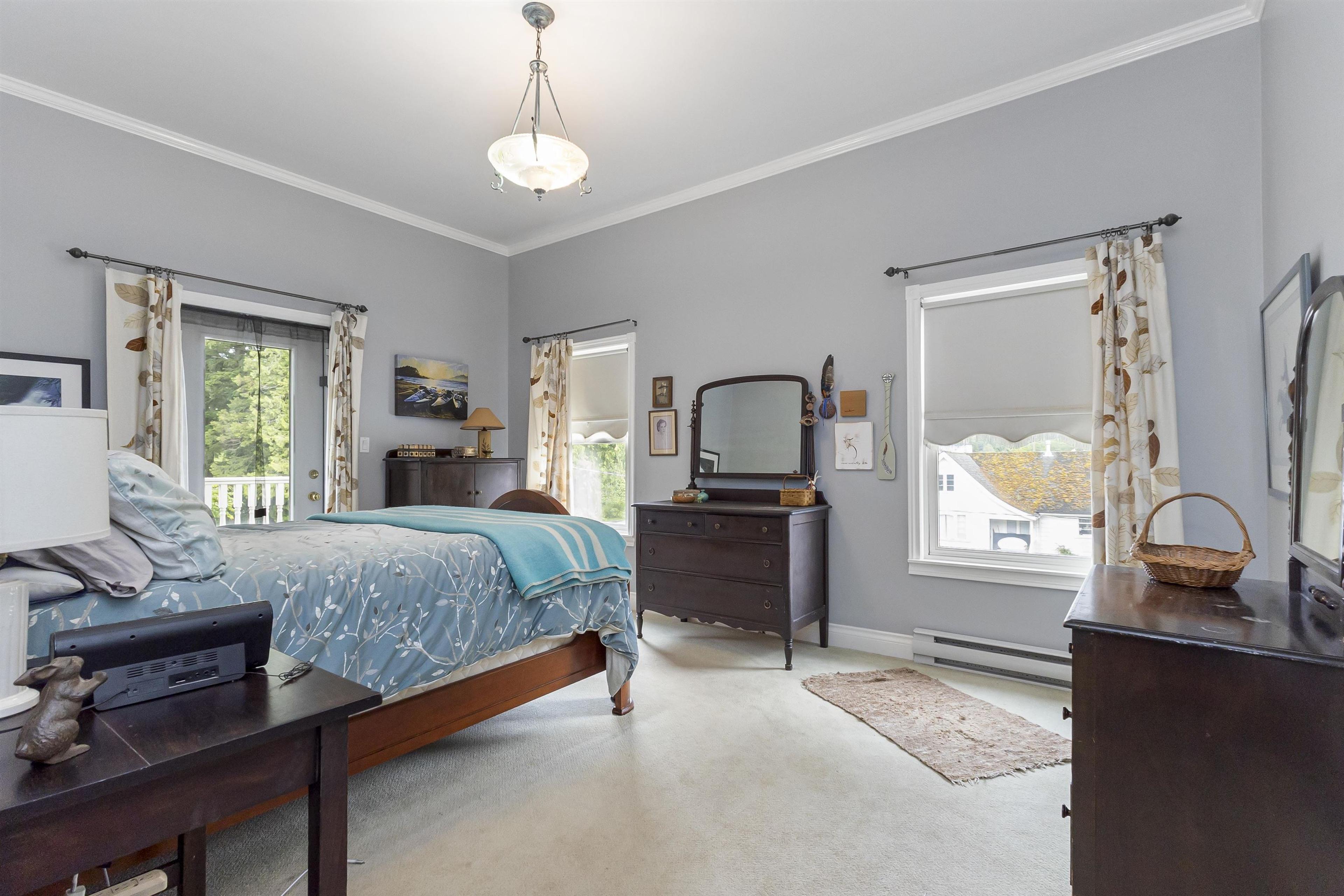 690 FRASER AVENUE - 17