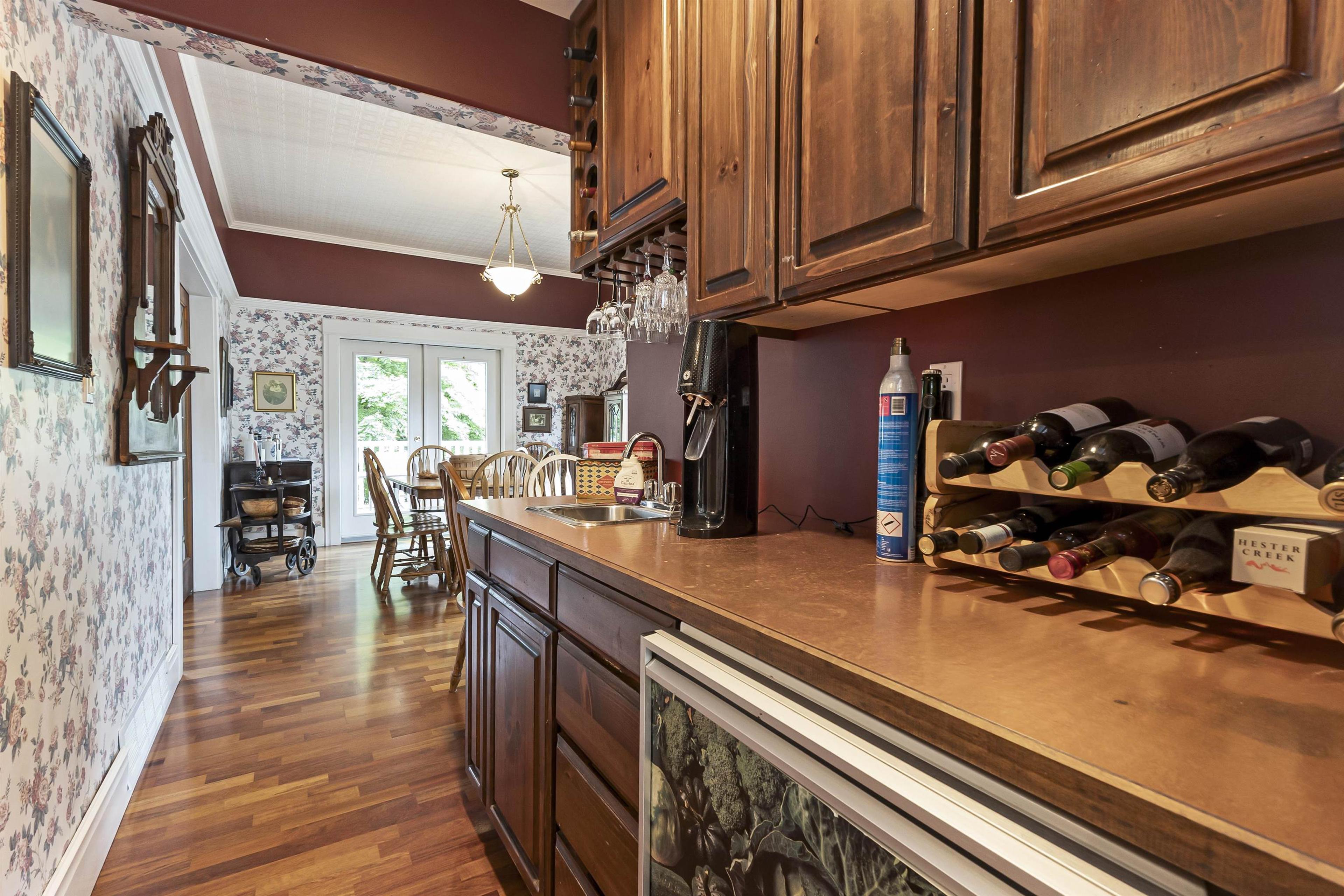 690 FRASER AVENUE - 12