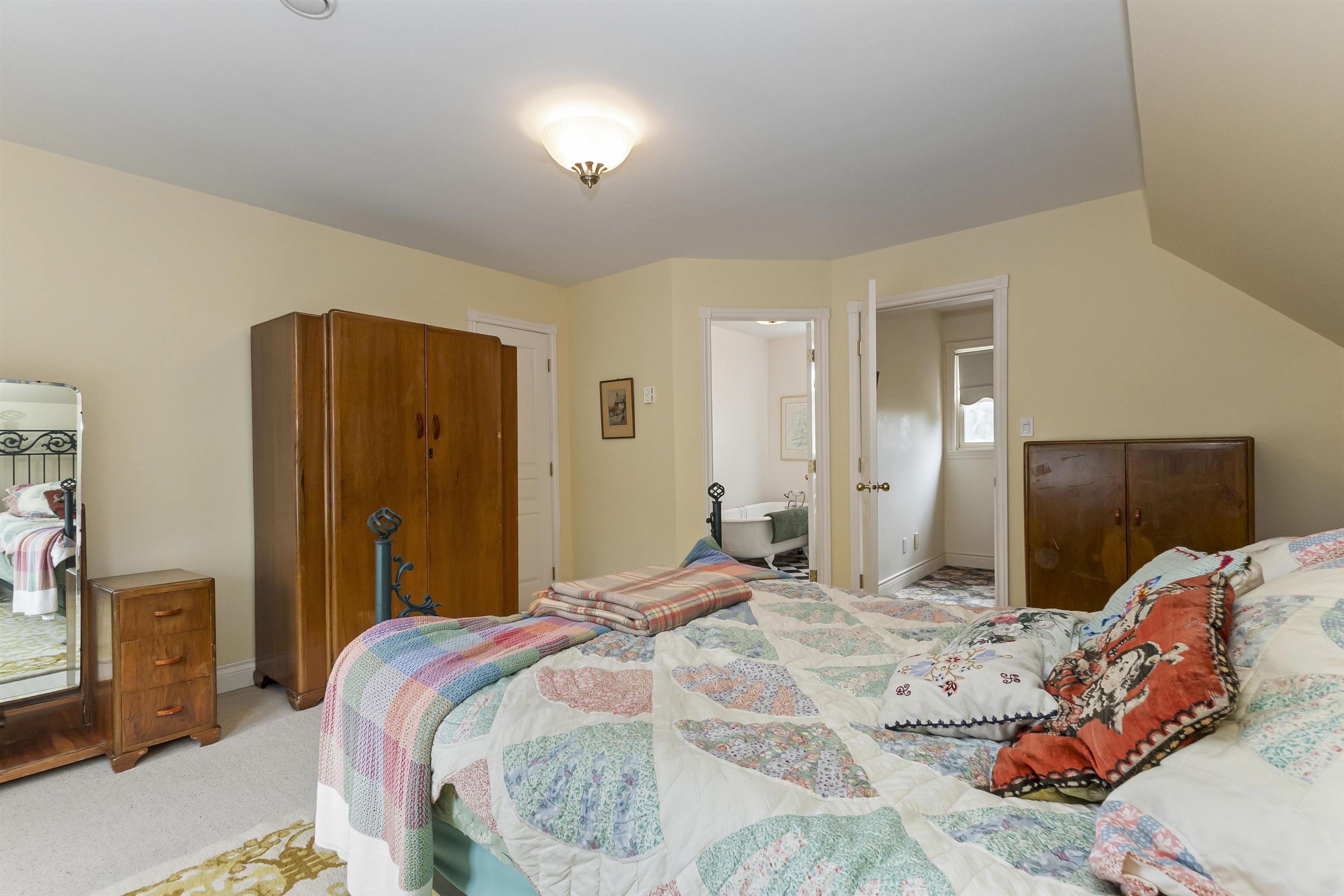 690 FRASER AVENUE - 24