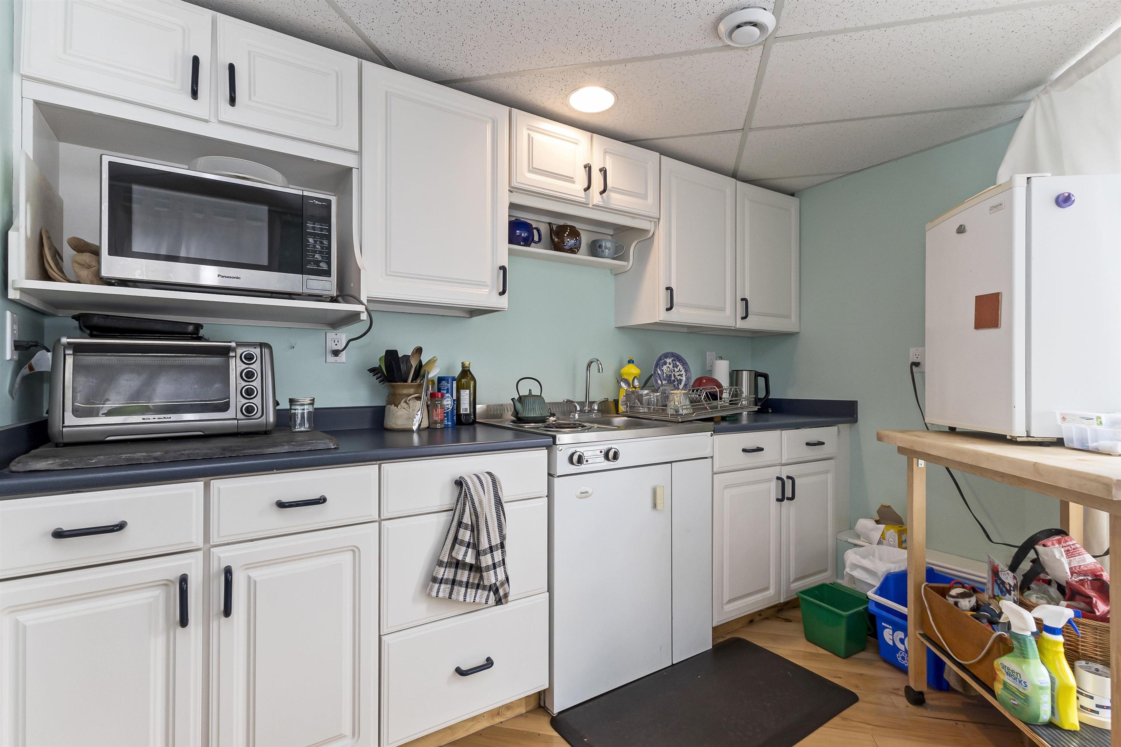 690 FRASER AVENUE - 30