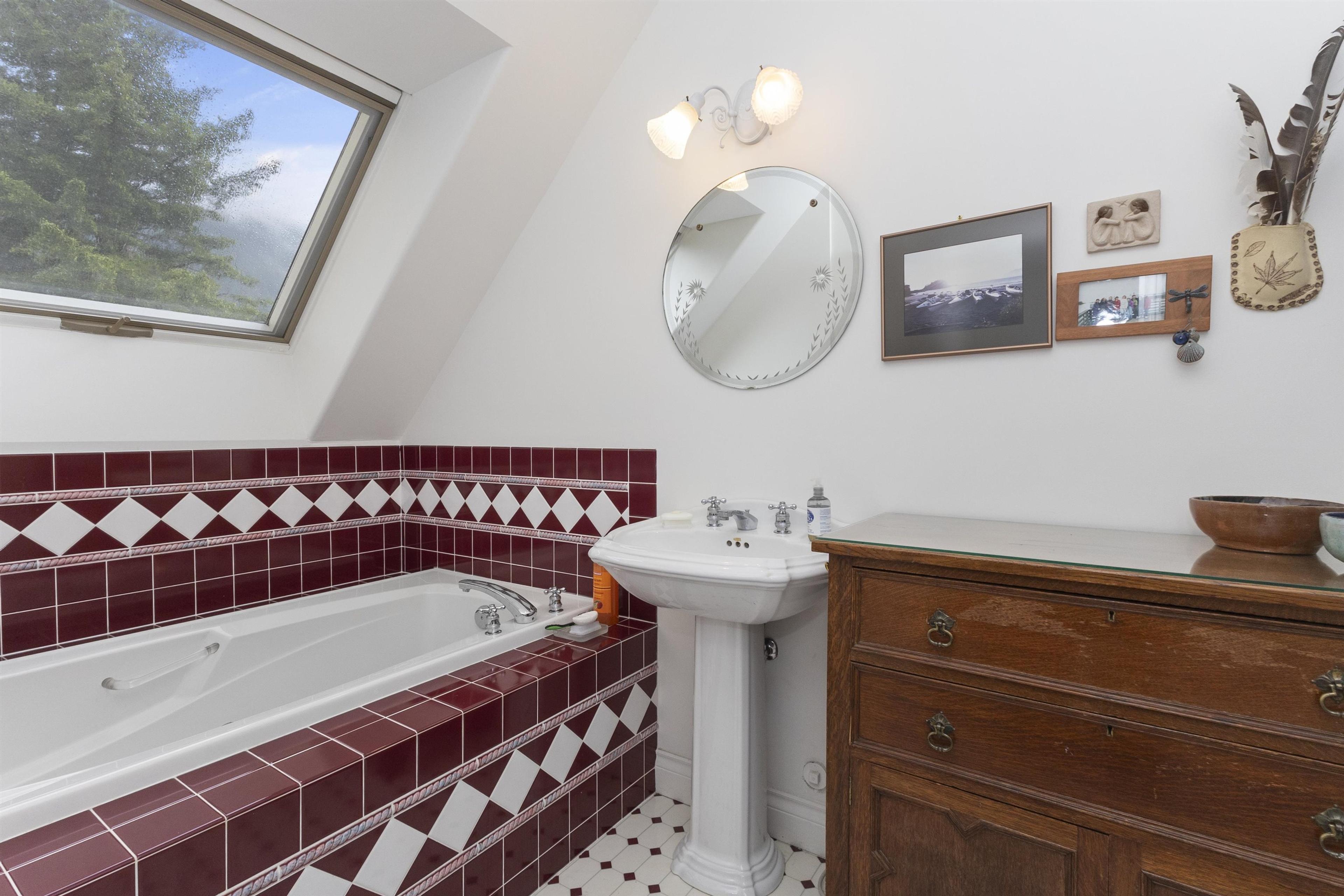 690 FRASER AVENUE - 15