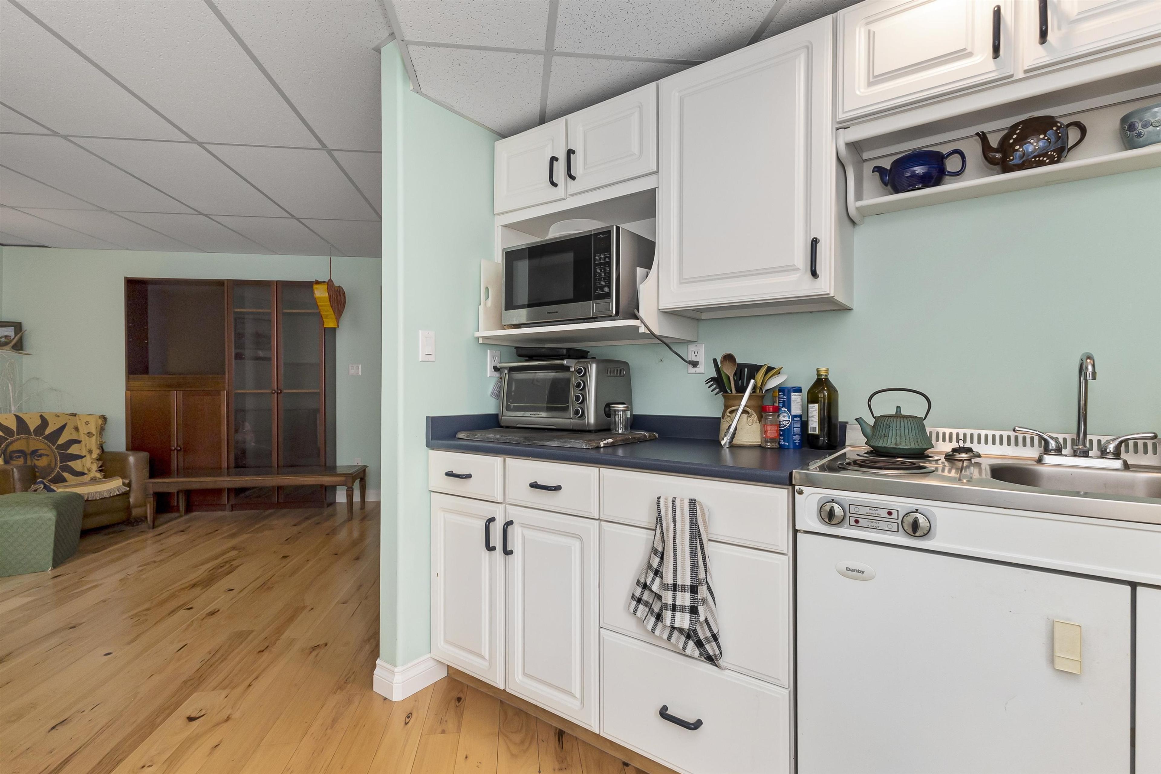 690 FRASER AVENUE - 31