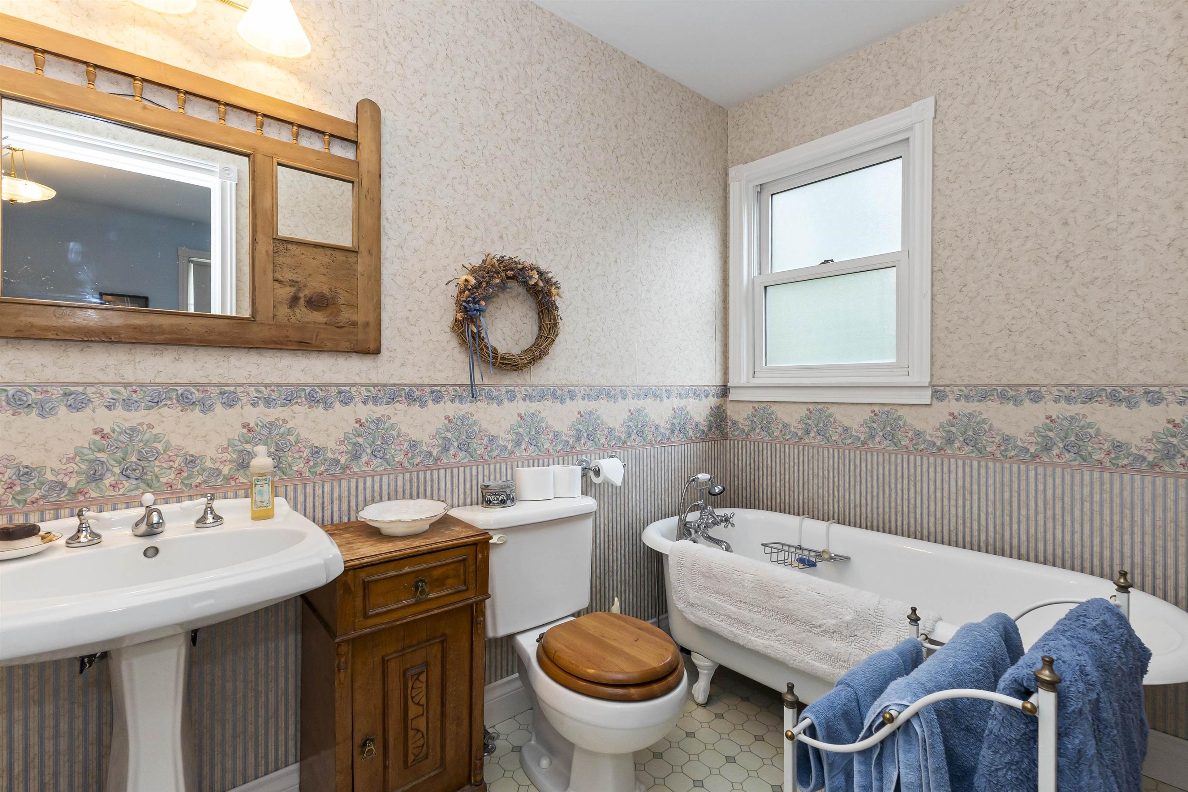 690 FRASER AVENUE - 21