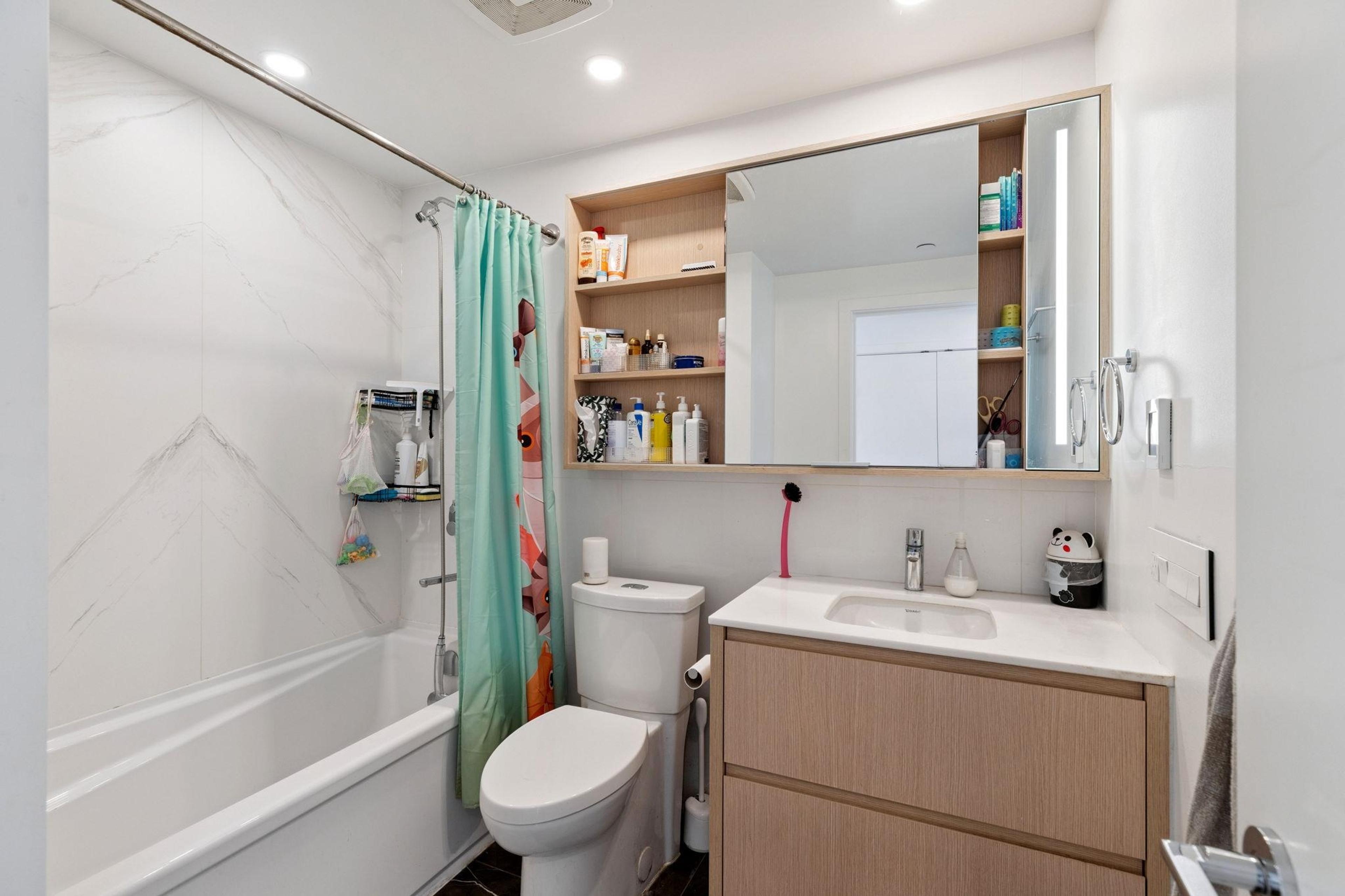 #901 15165 THRIFT AVENUE - 22