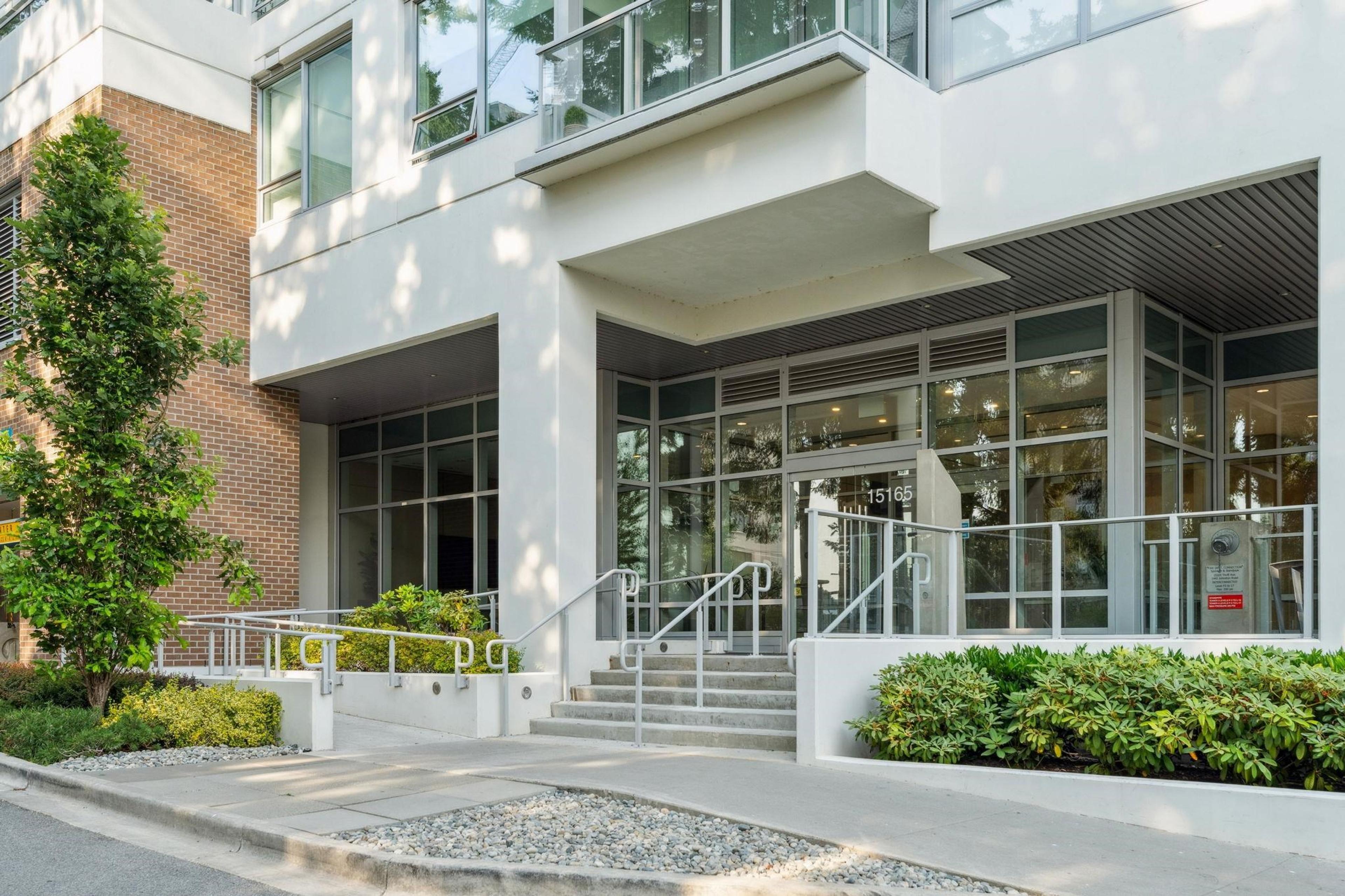 #901 15165 THRIFT AVENUE - 30