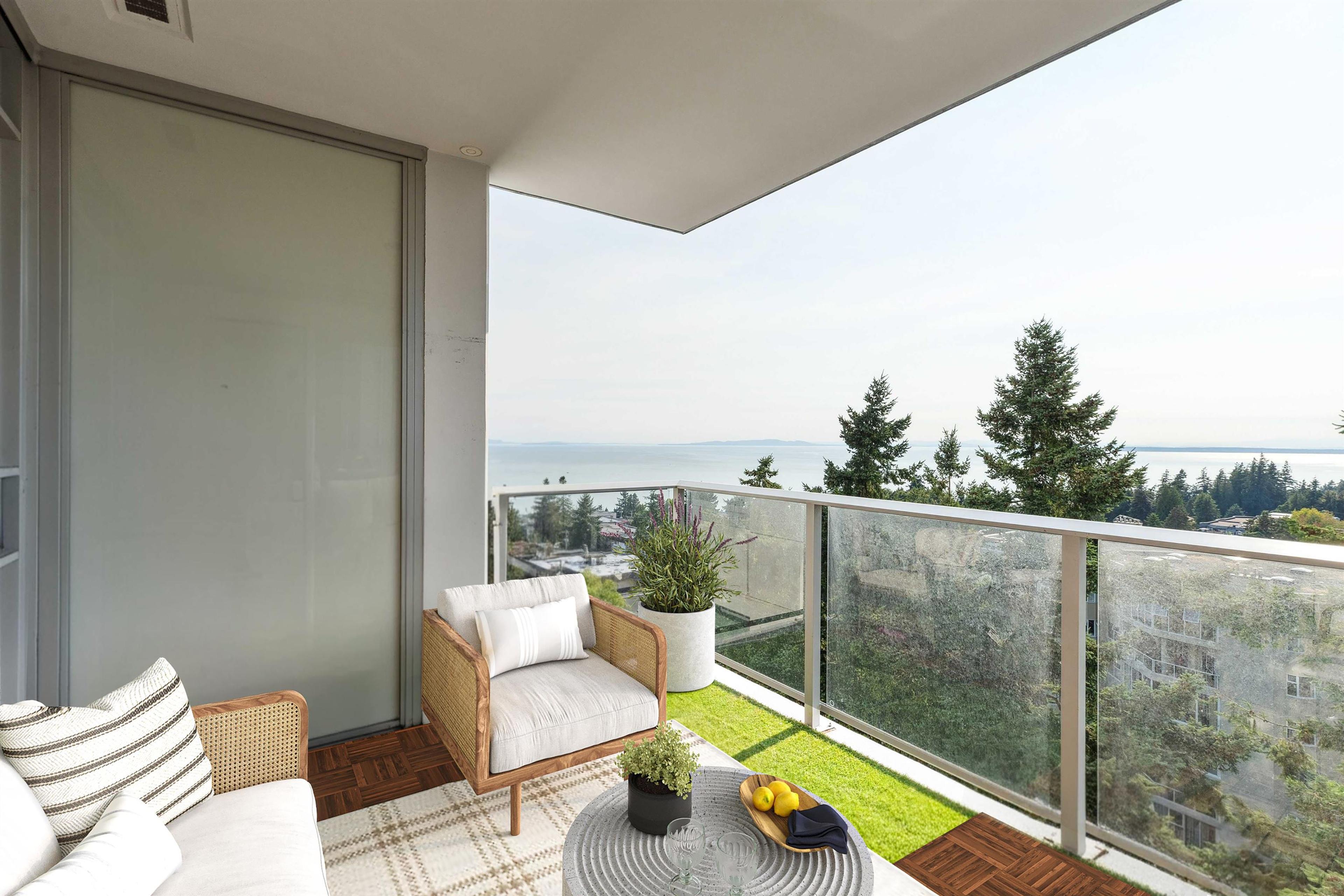 #901 15165 THRIFT AVENUE - 8