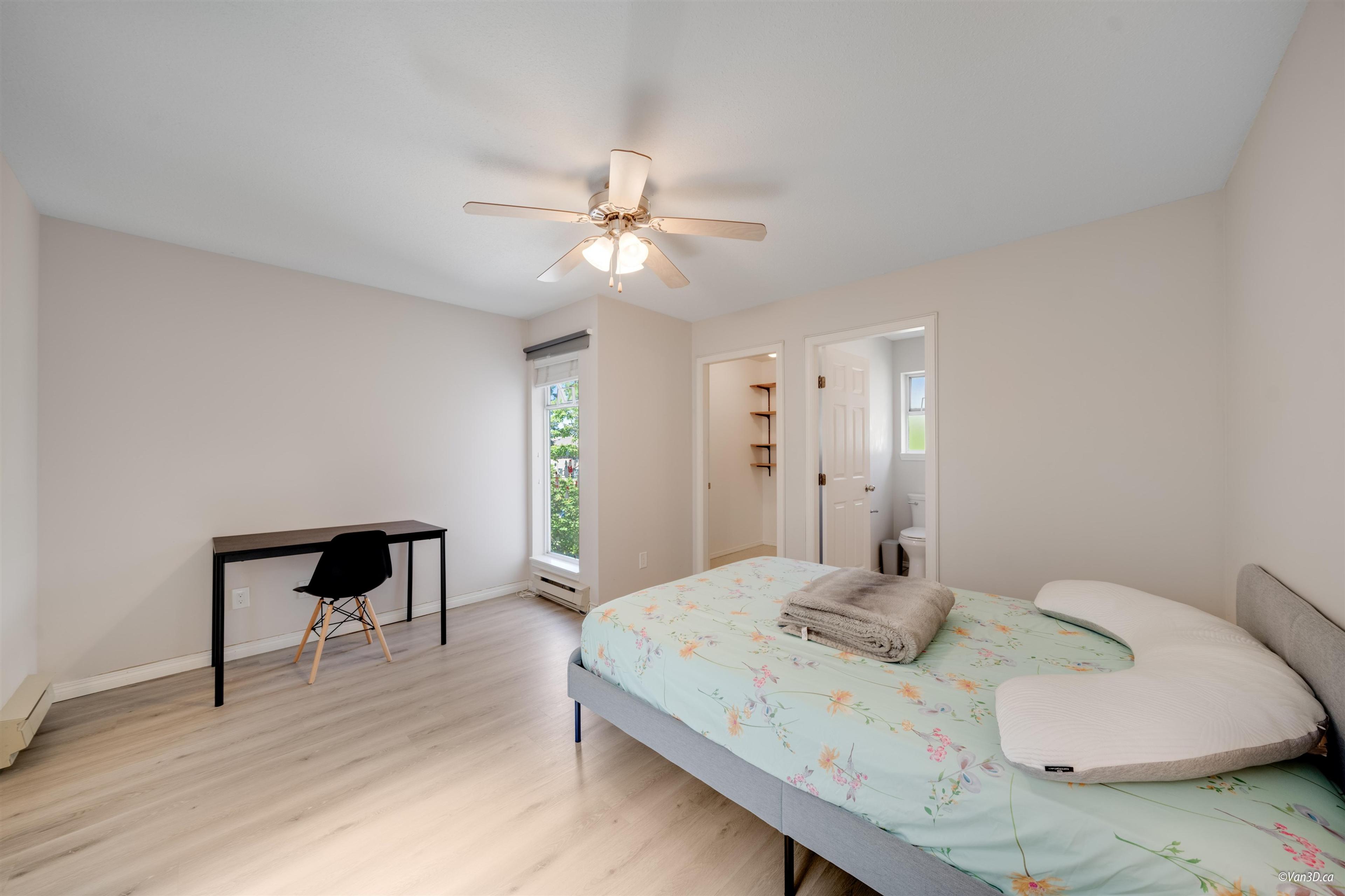 #3 1552 EVERALL STREET - 23