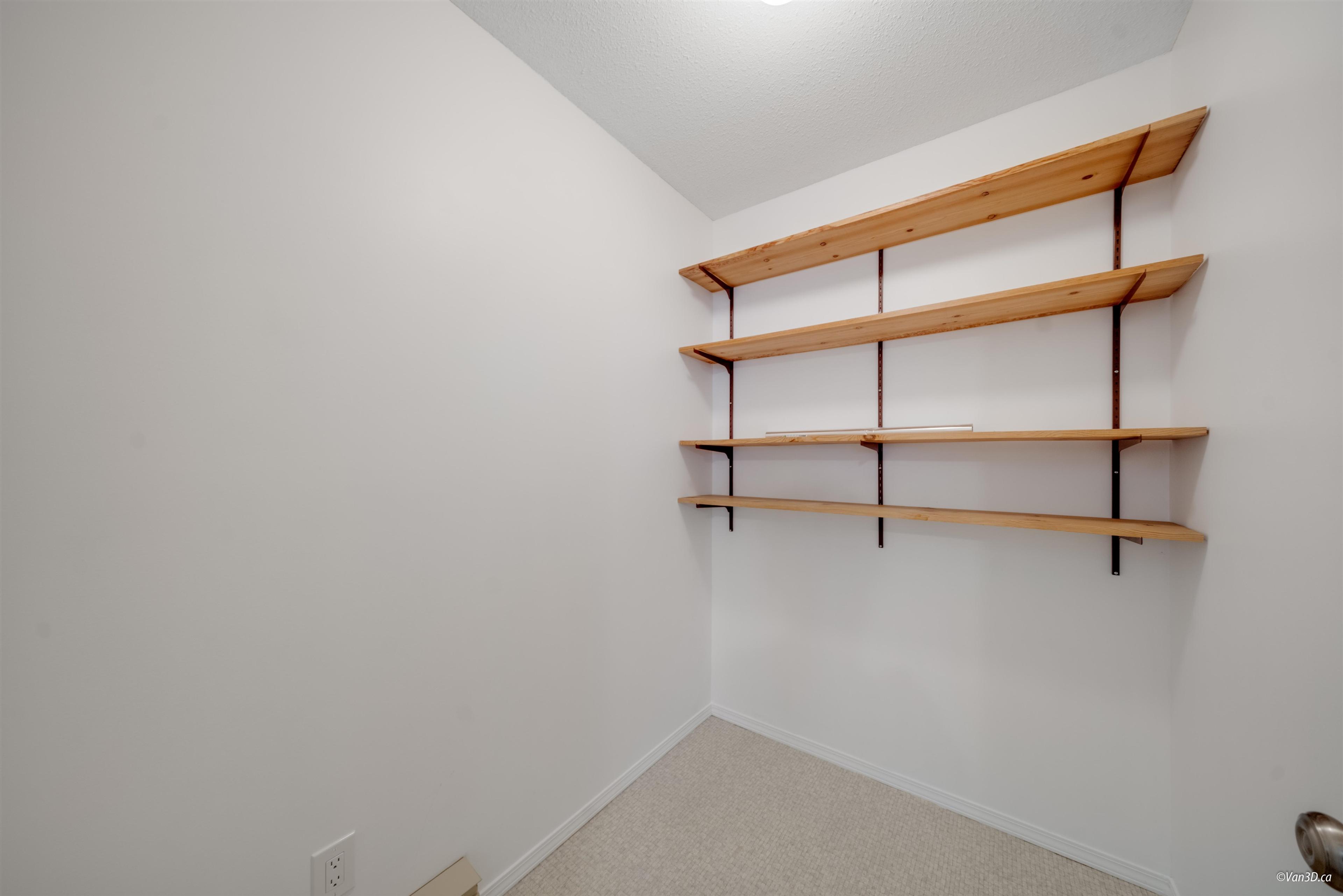 #3 1552 EVERALL STREET - 27