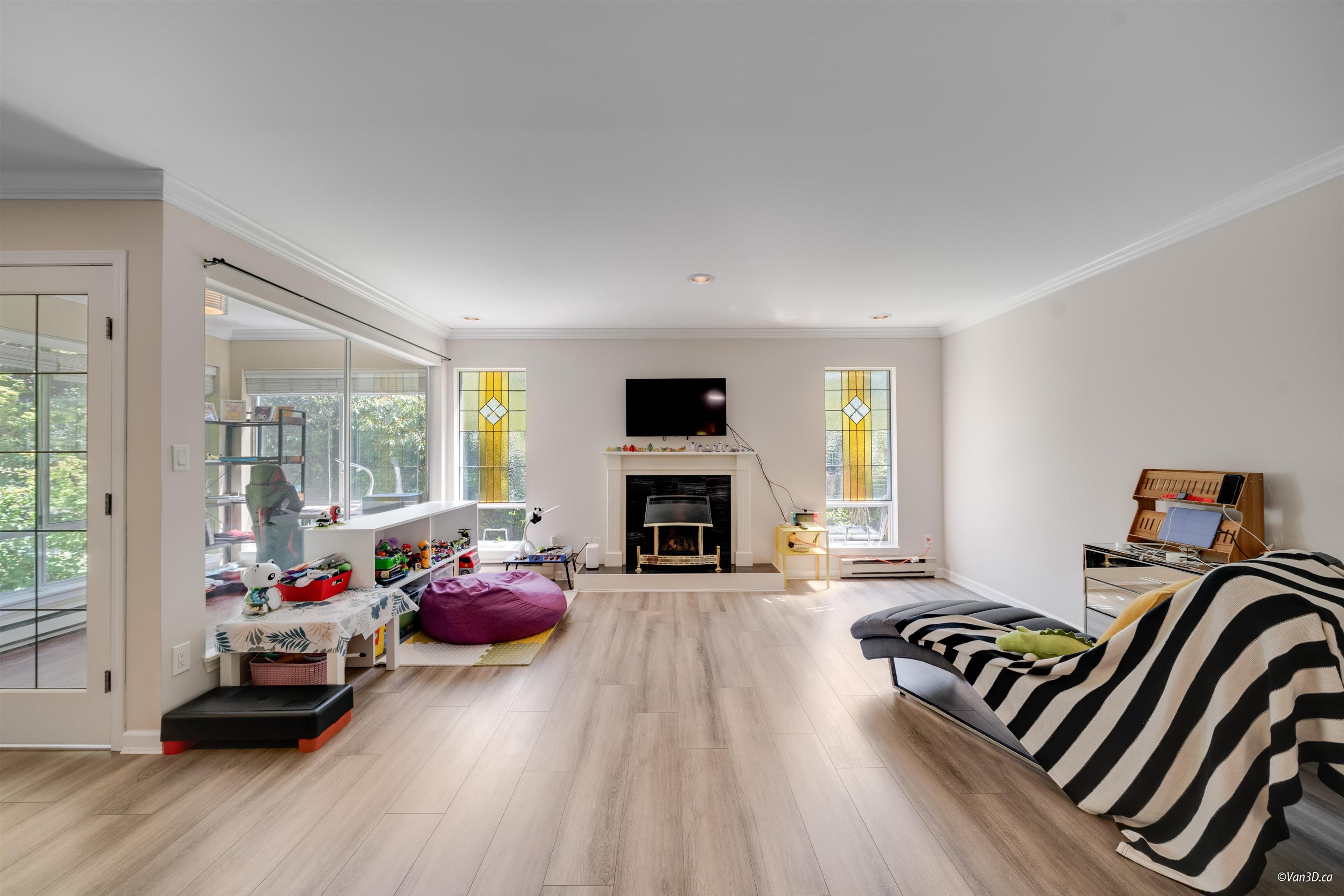 #3 1552 EVERALL STREET - 6