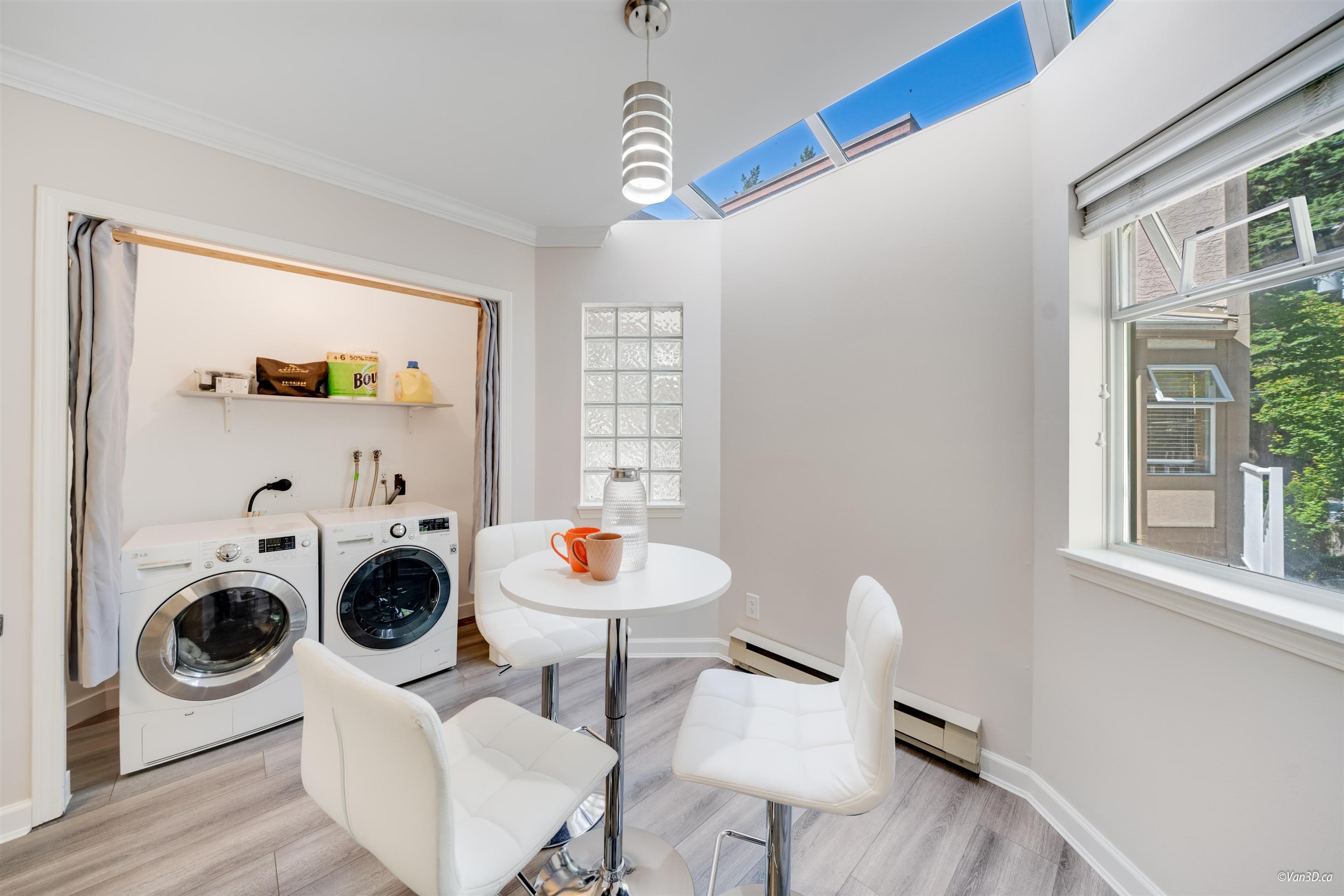 #3 1552 EVERALL STREET - 16