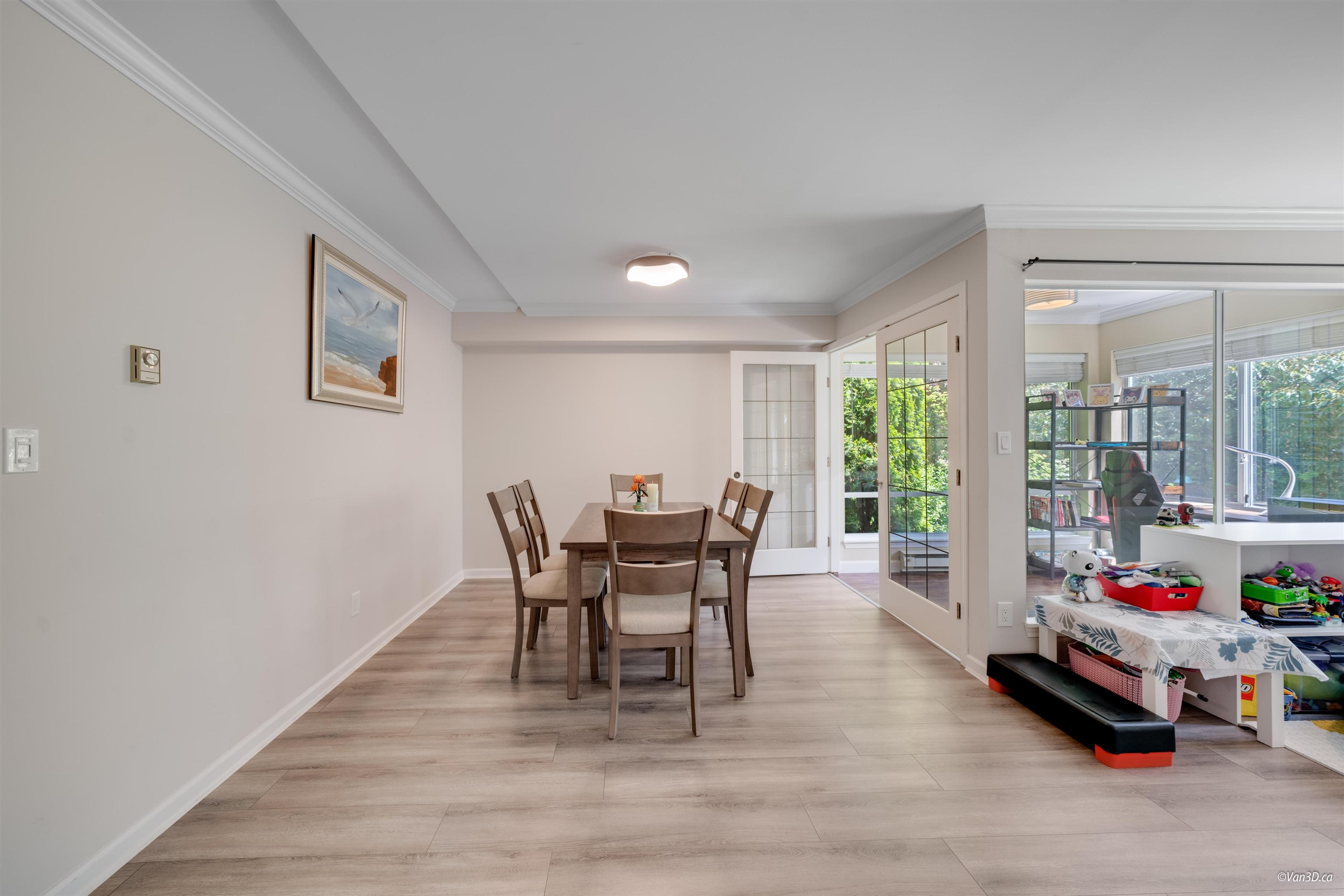 #3 1552 EVERALL STREET - 9