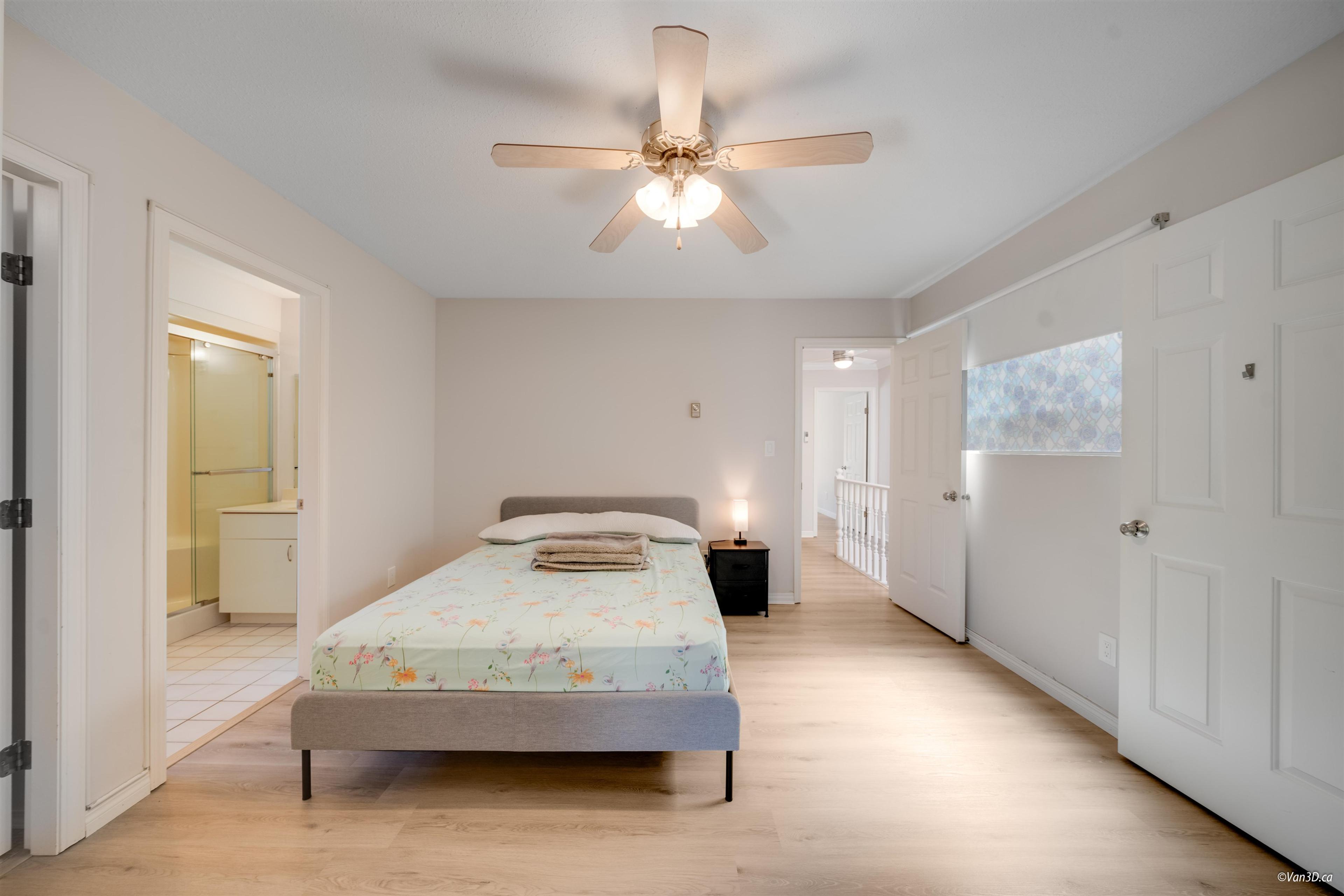 #3 1552 EVERALL STREET - 24