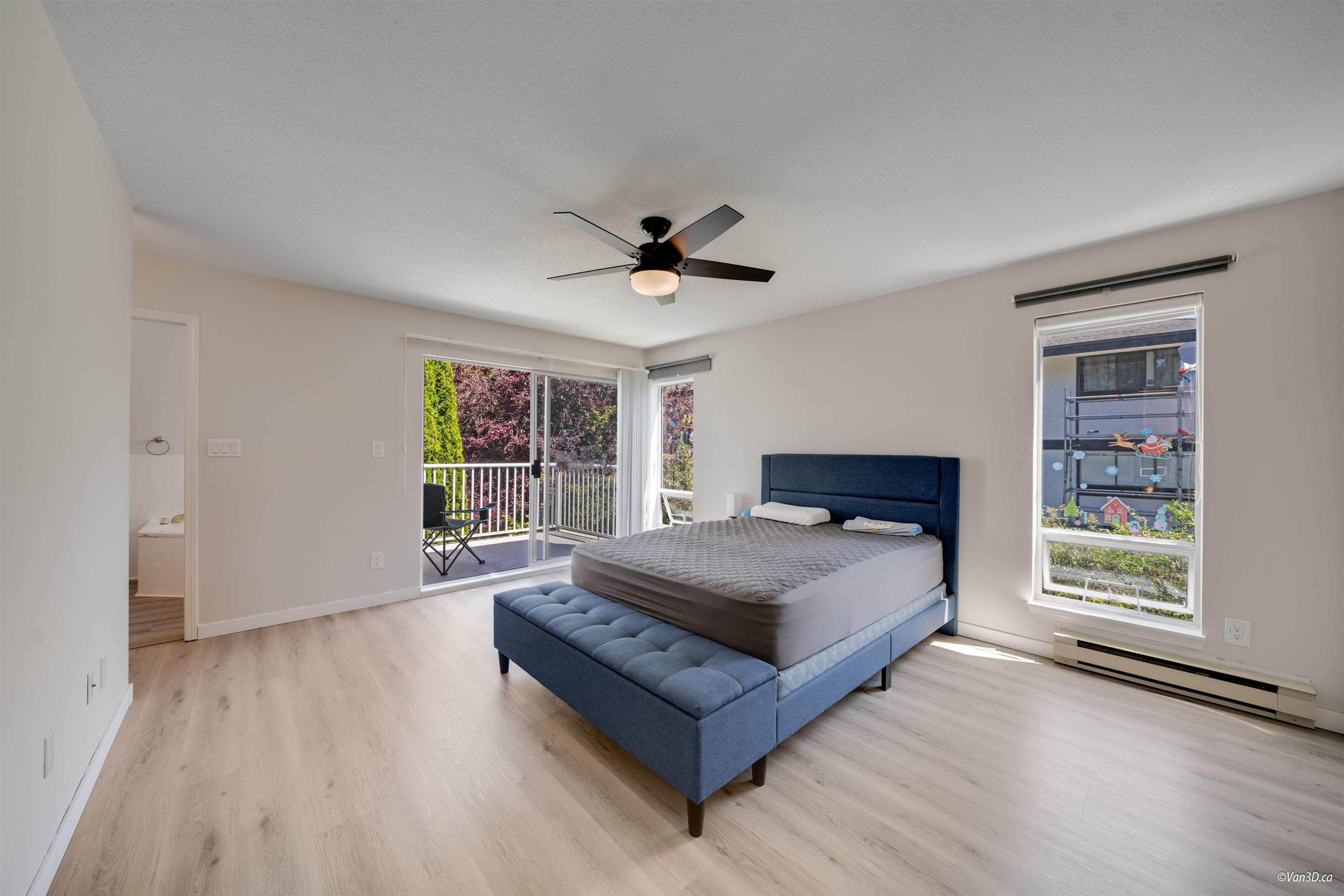 #3 1552 EVERALL STREET - 34