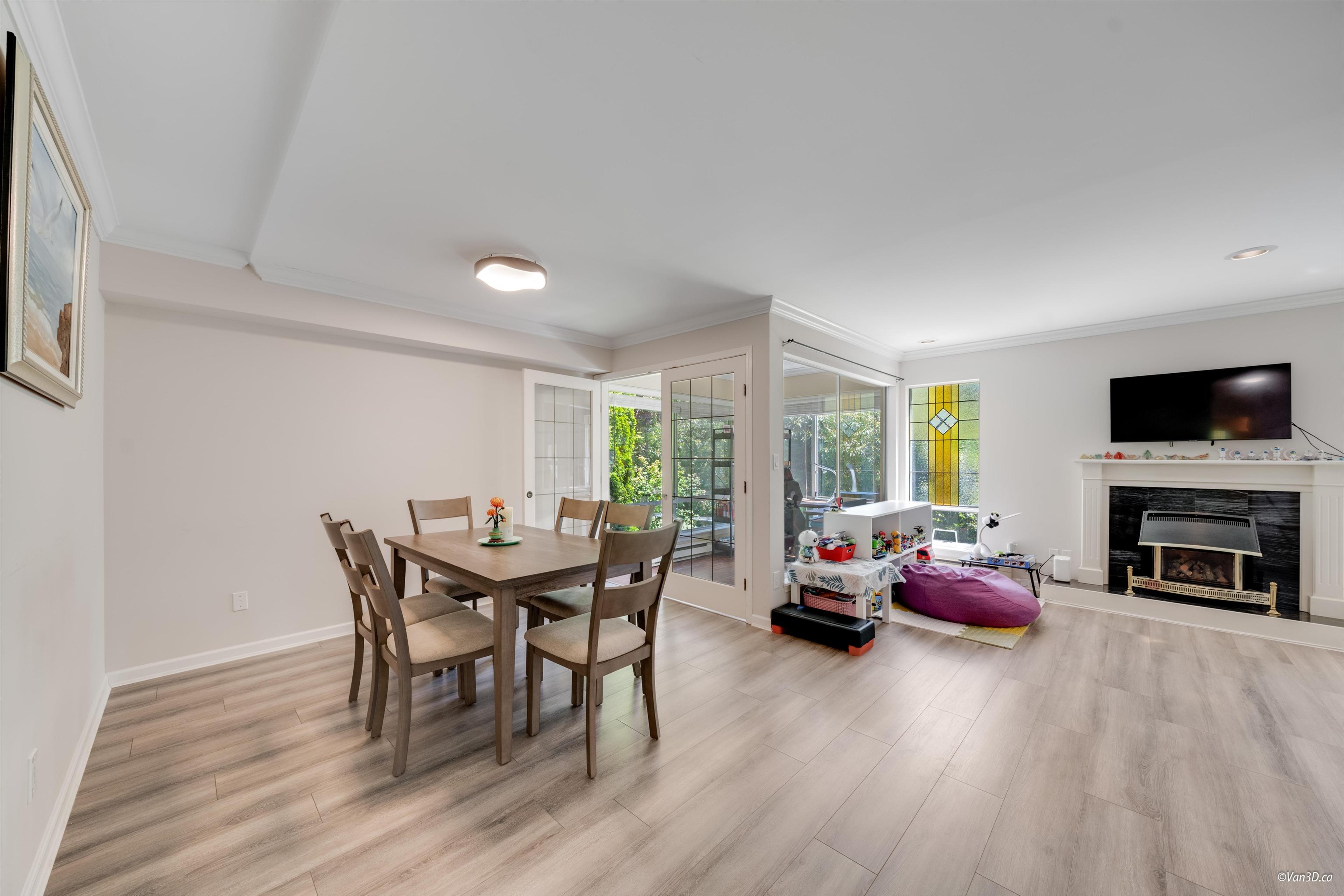 #3 1552 EVERALL STREET - 10