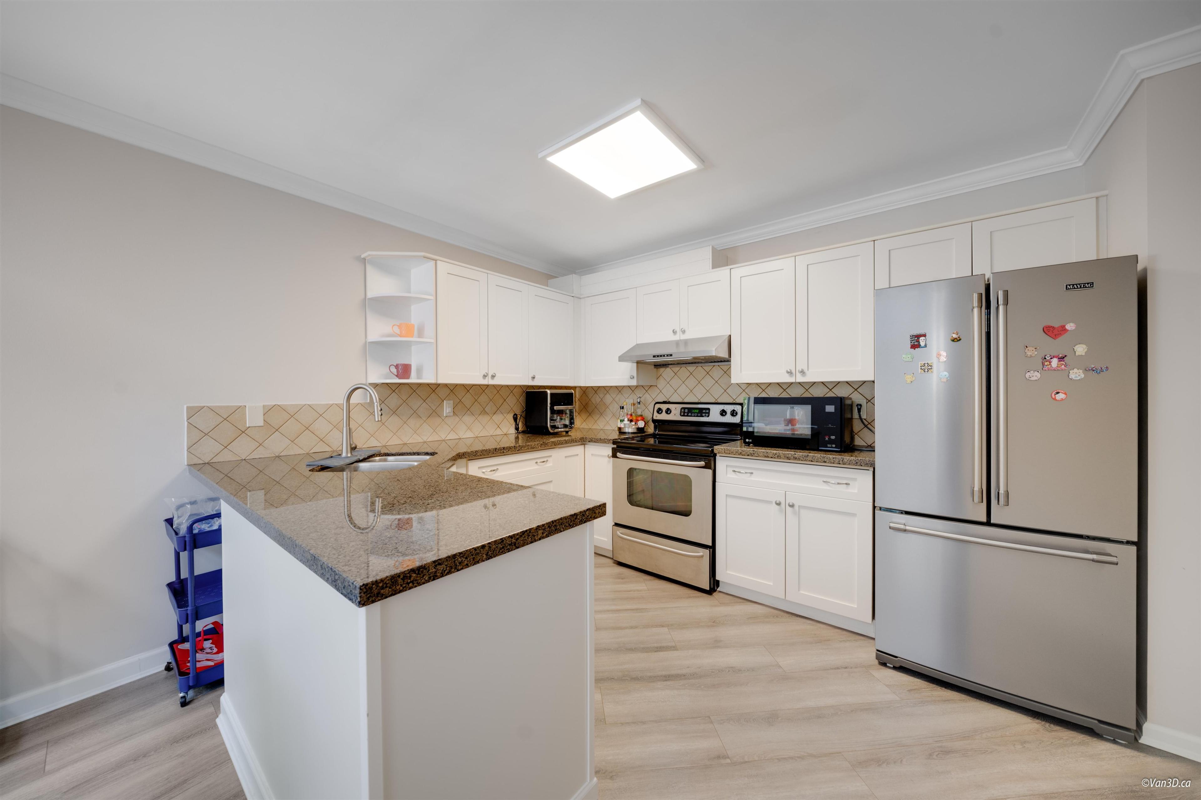 #3 1552 EVERALL STREET - 14