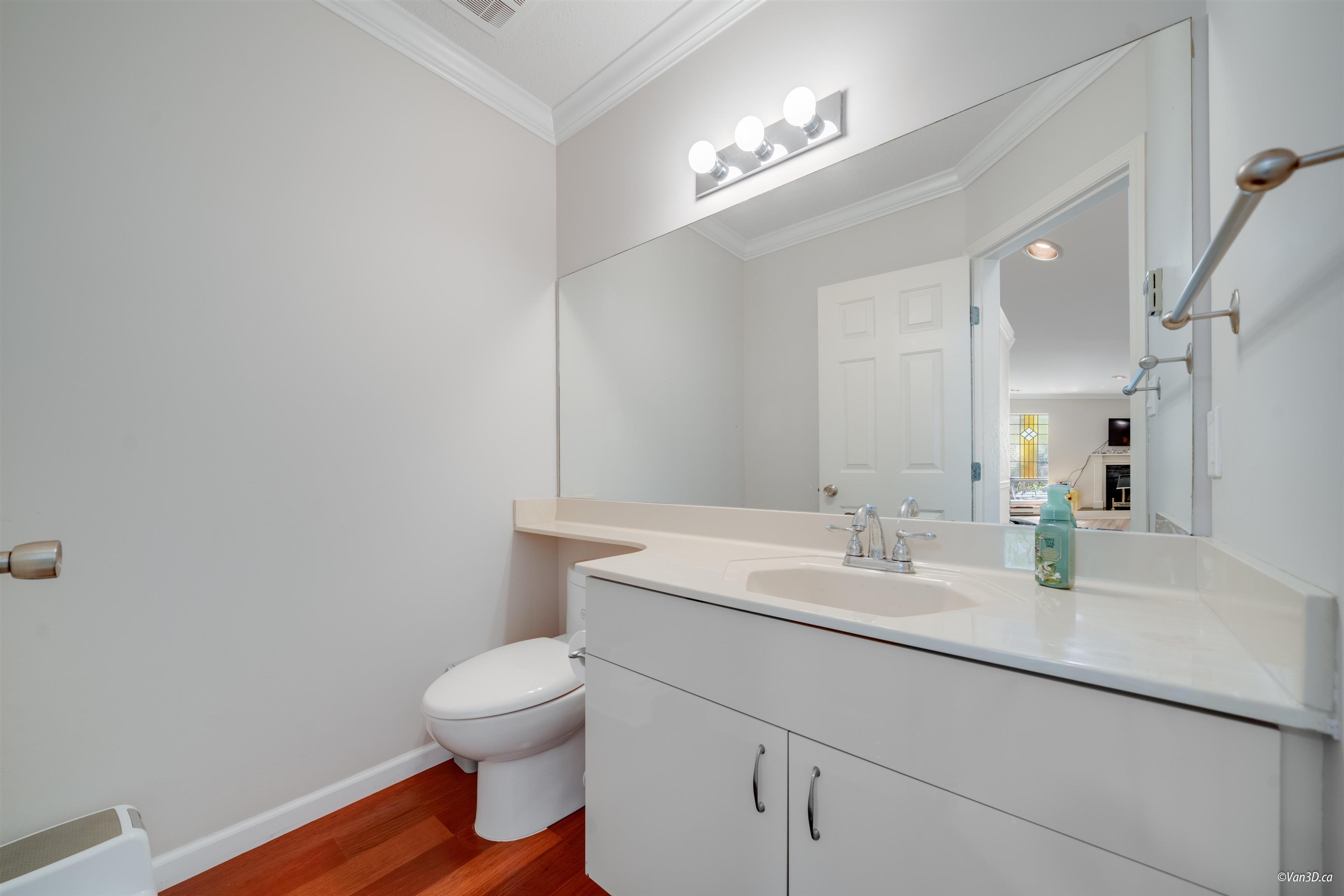 #3 1552 EVERALL STREET - 19