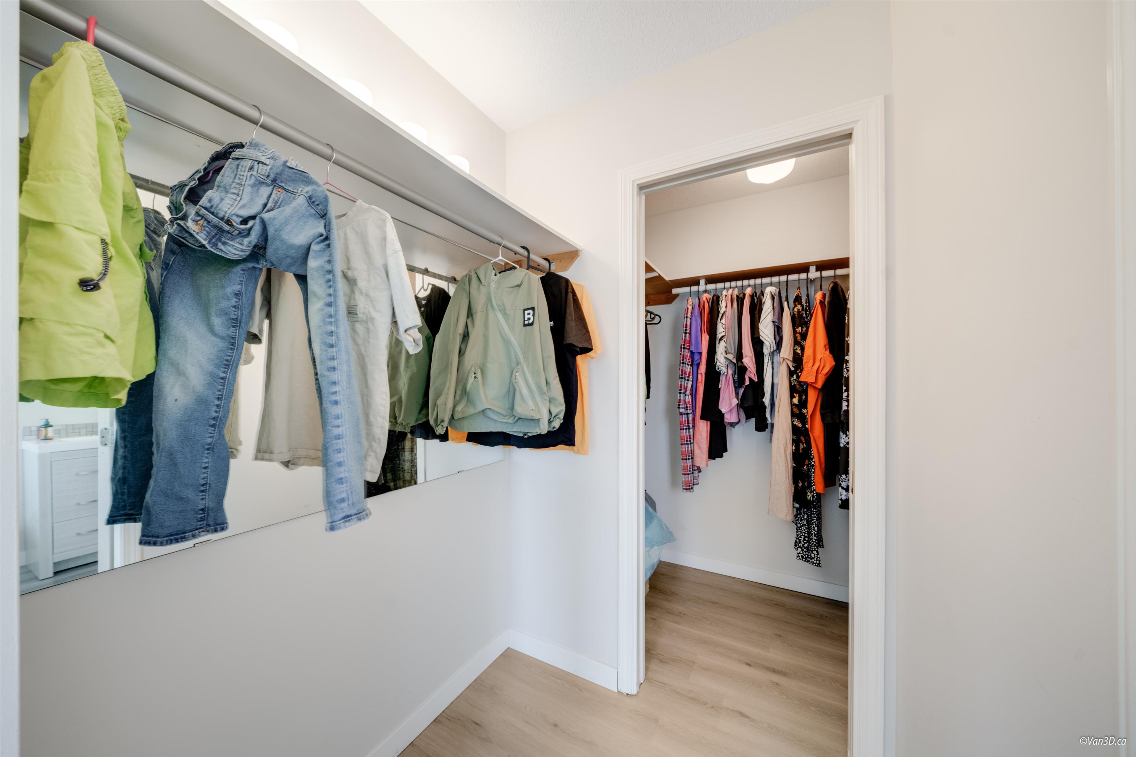 #3 1552 EVERALL STREET - 39