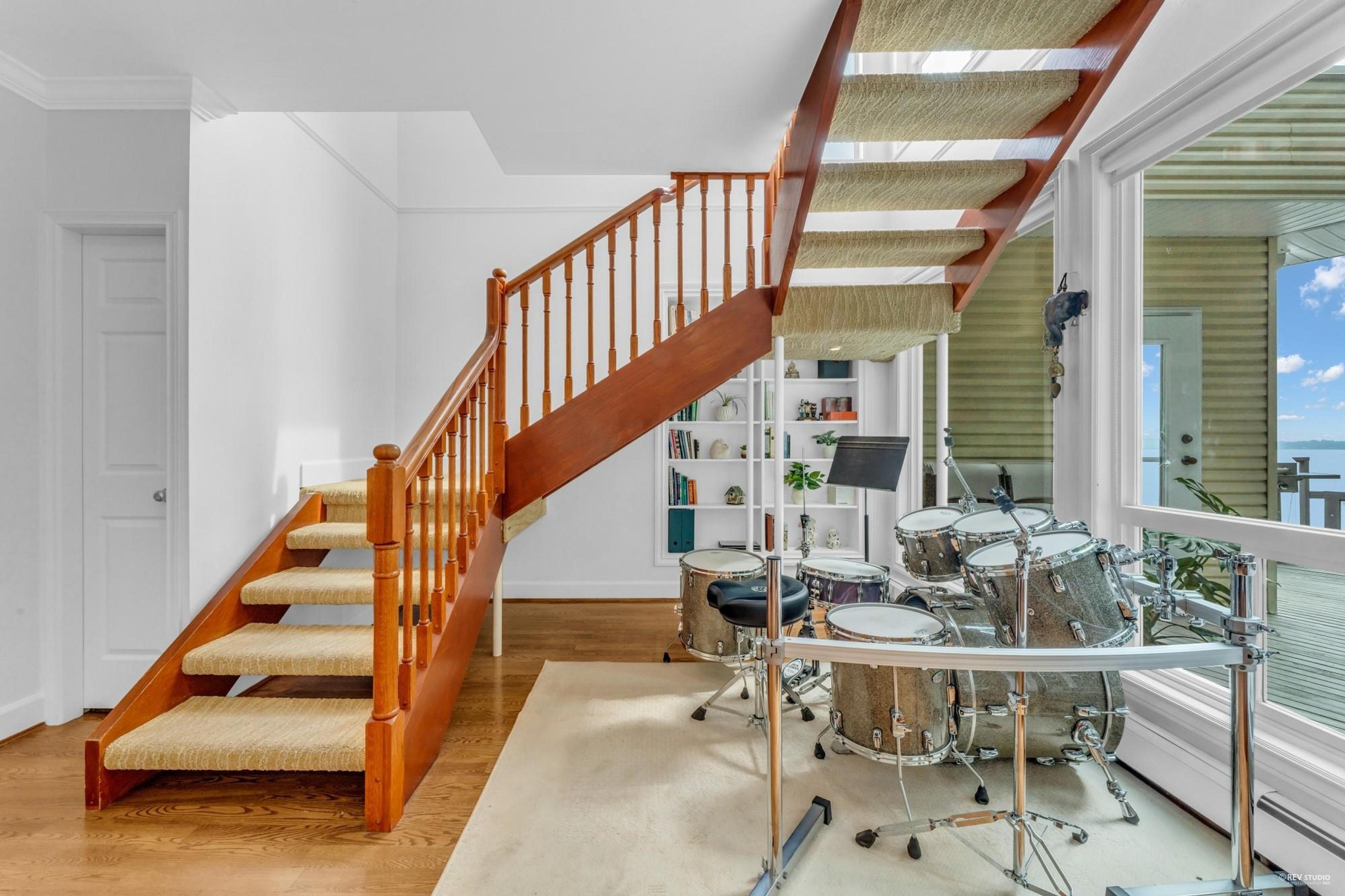 14104 MARINE DRIVE - 23