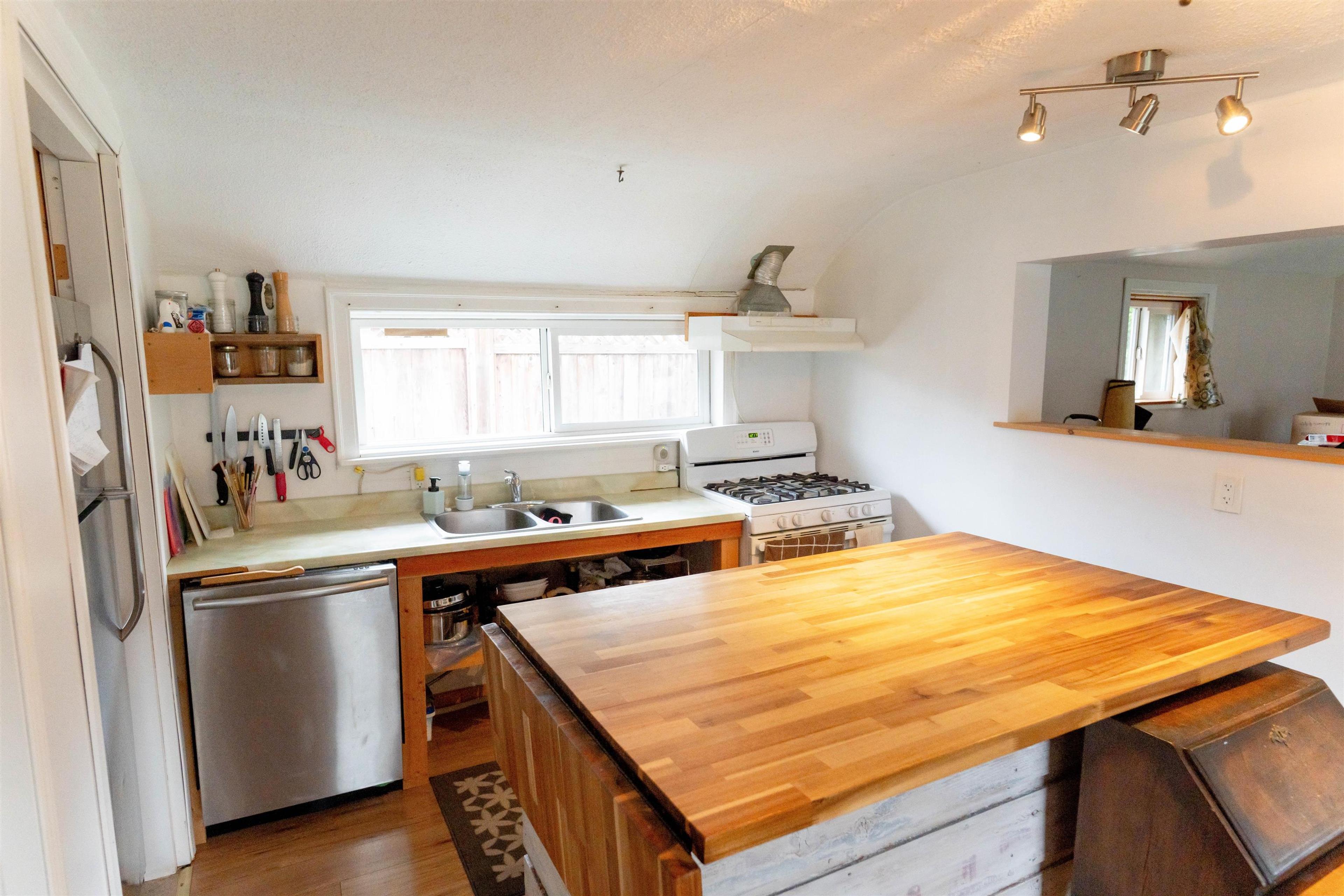 42259 YARROW CENTRAL ROAD - Image 7