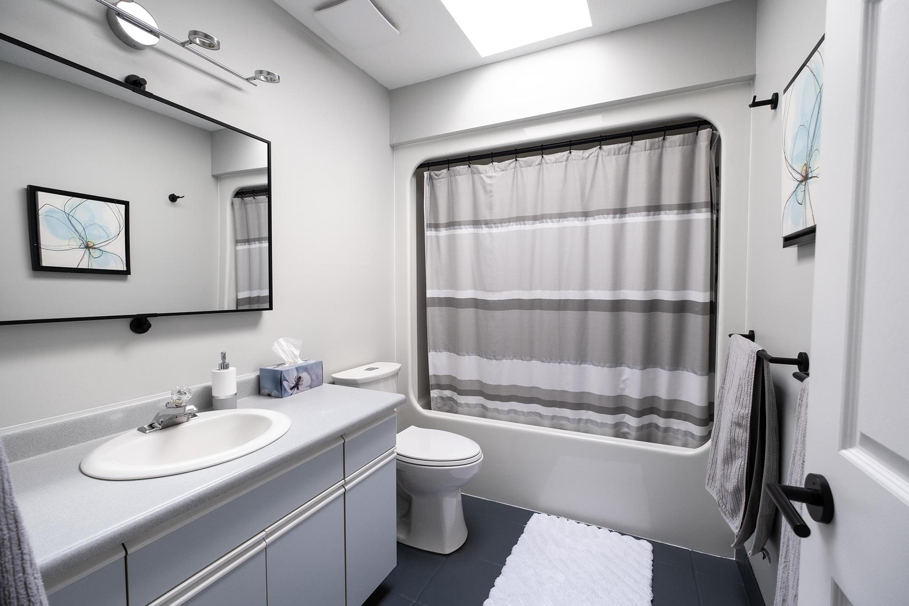 565 WILDWOOD CRESCENT - 27