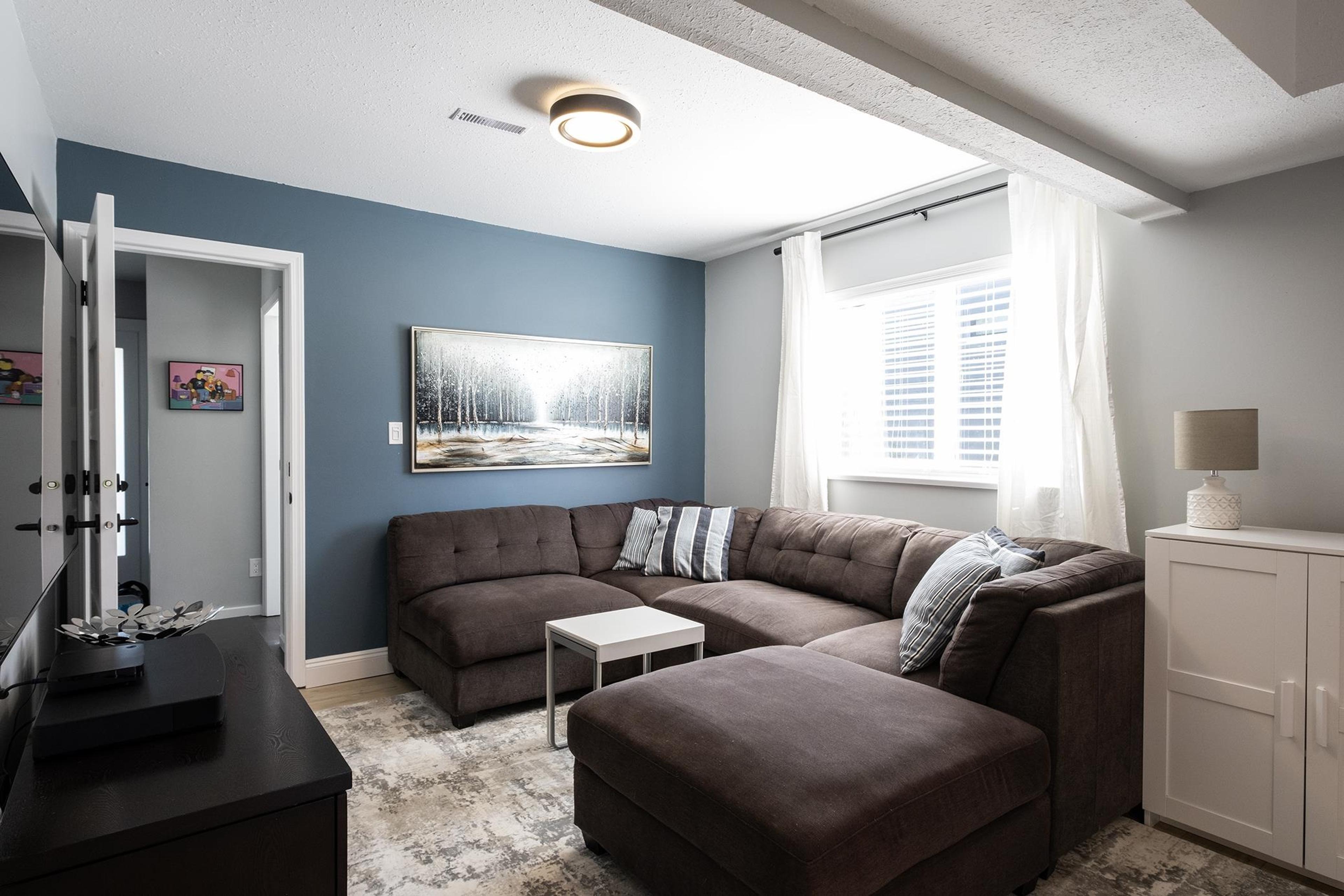 565 WILDWOOD CRESCENT - 12