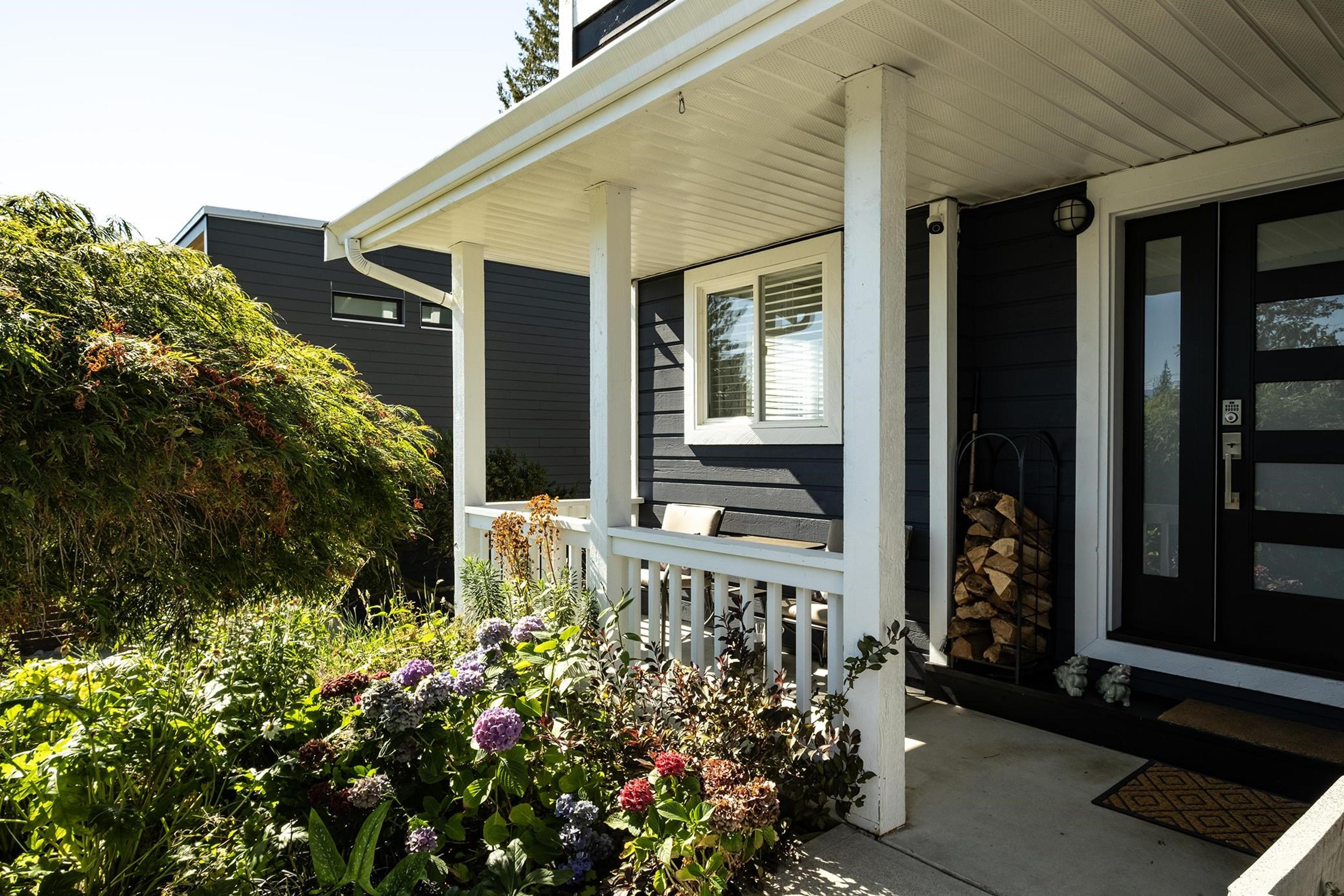 565 WILDWOOD CRESCENT - 4