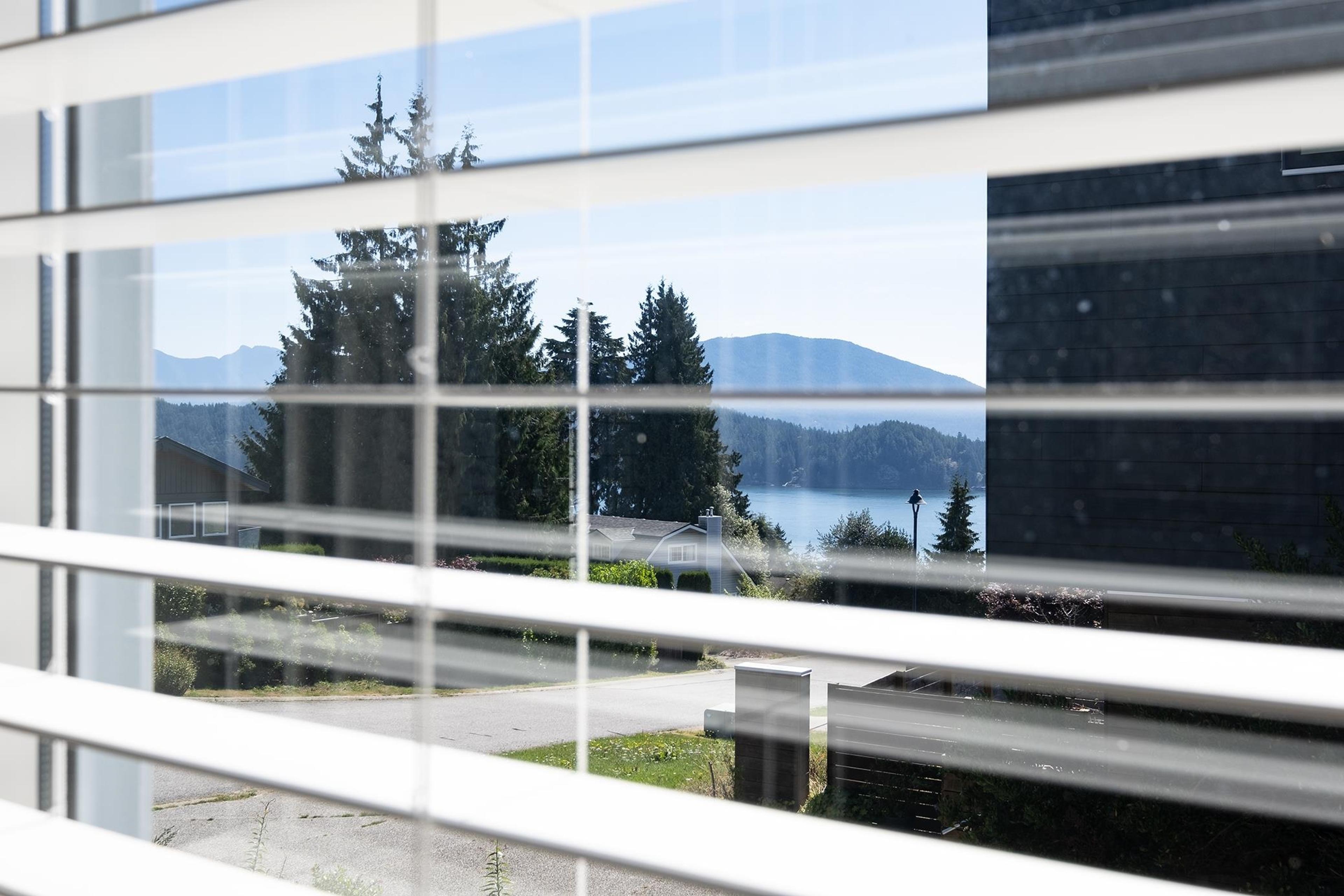 565 WILDWOOD CRESCENT - 8