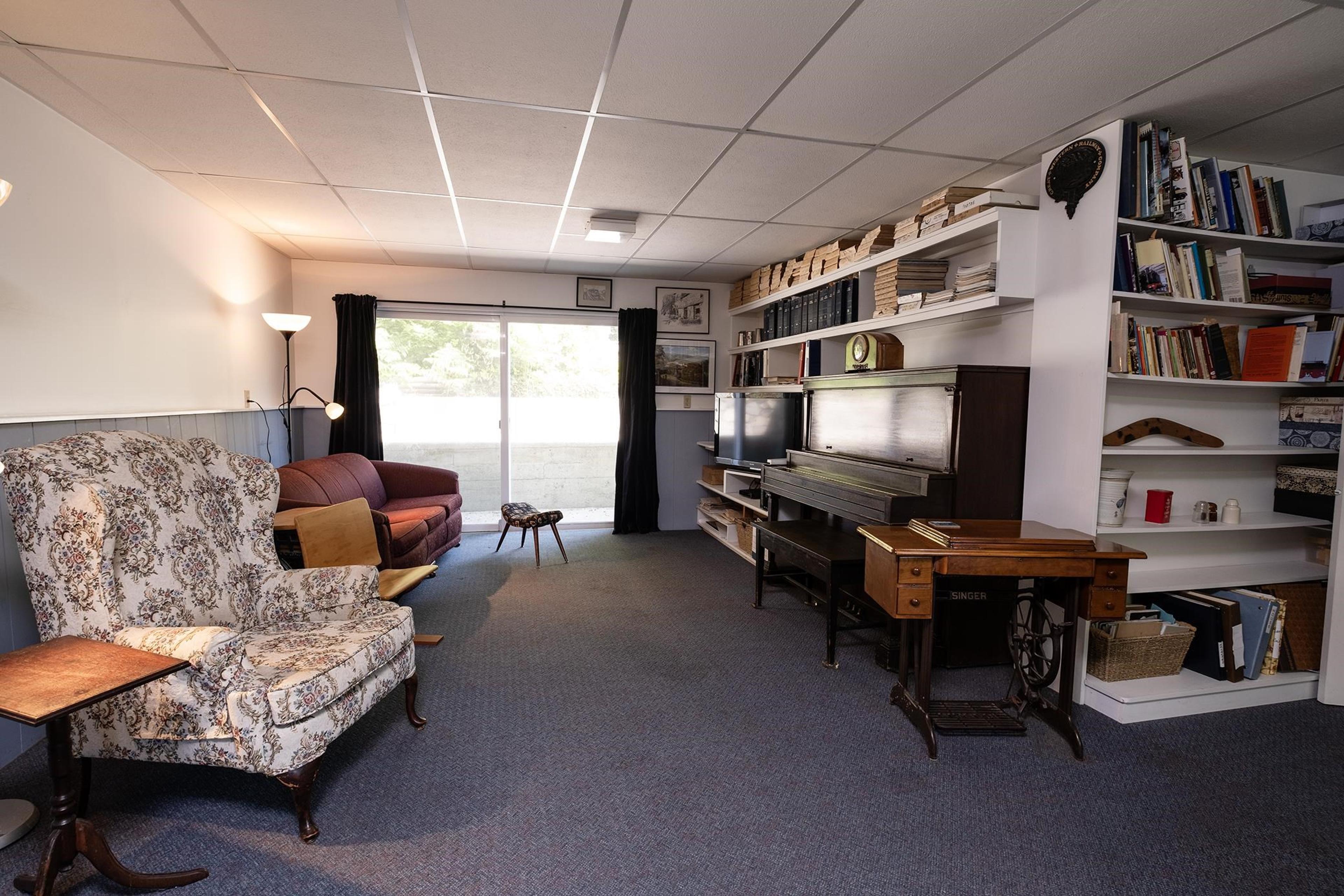 1238 GOWER POINT ROAD - 20