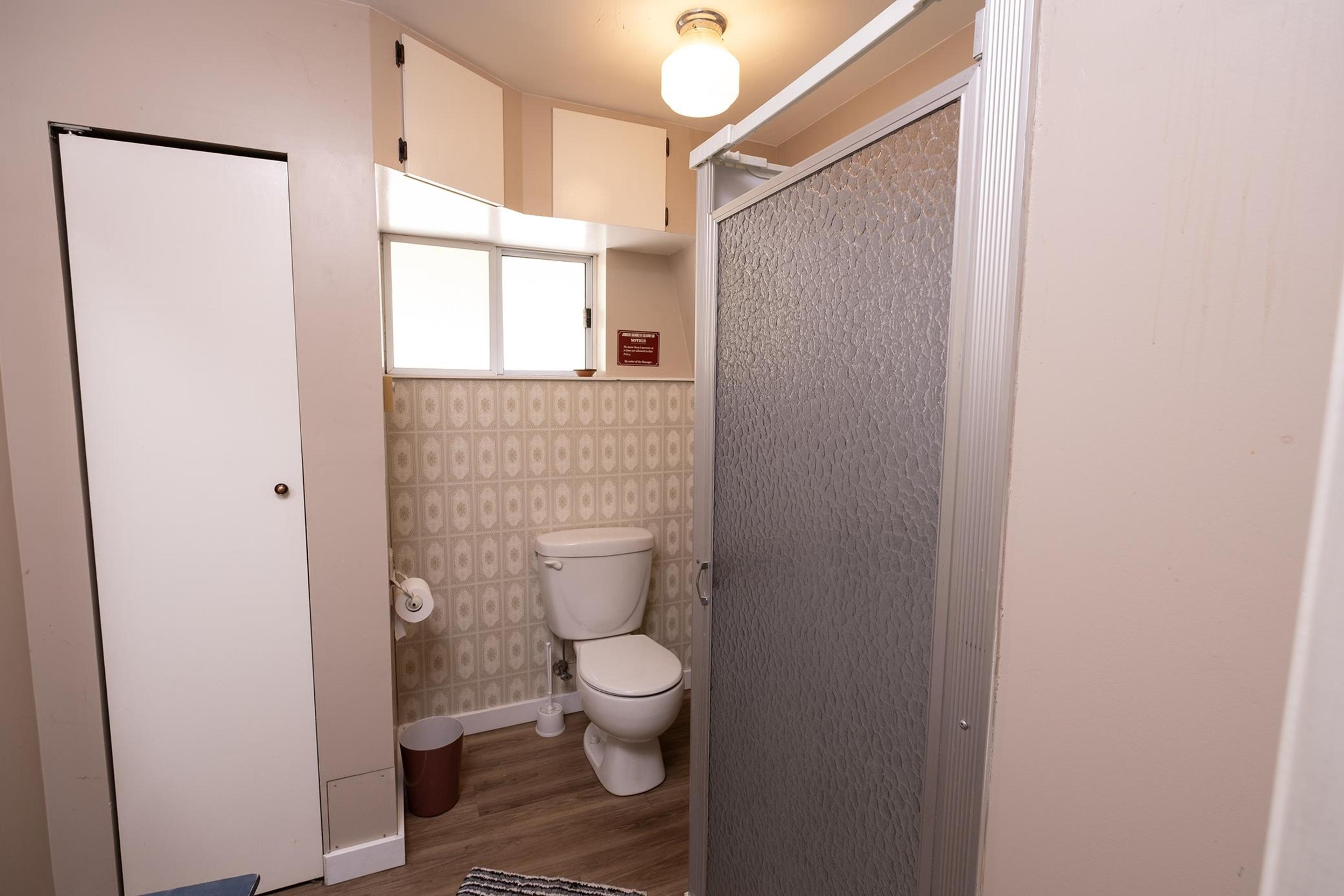 1238 GOWER POINT ROAD - 19