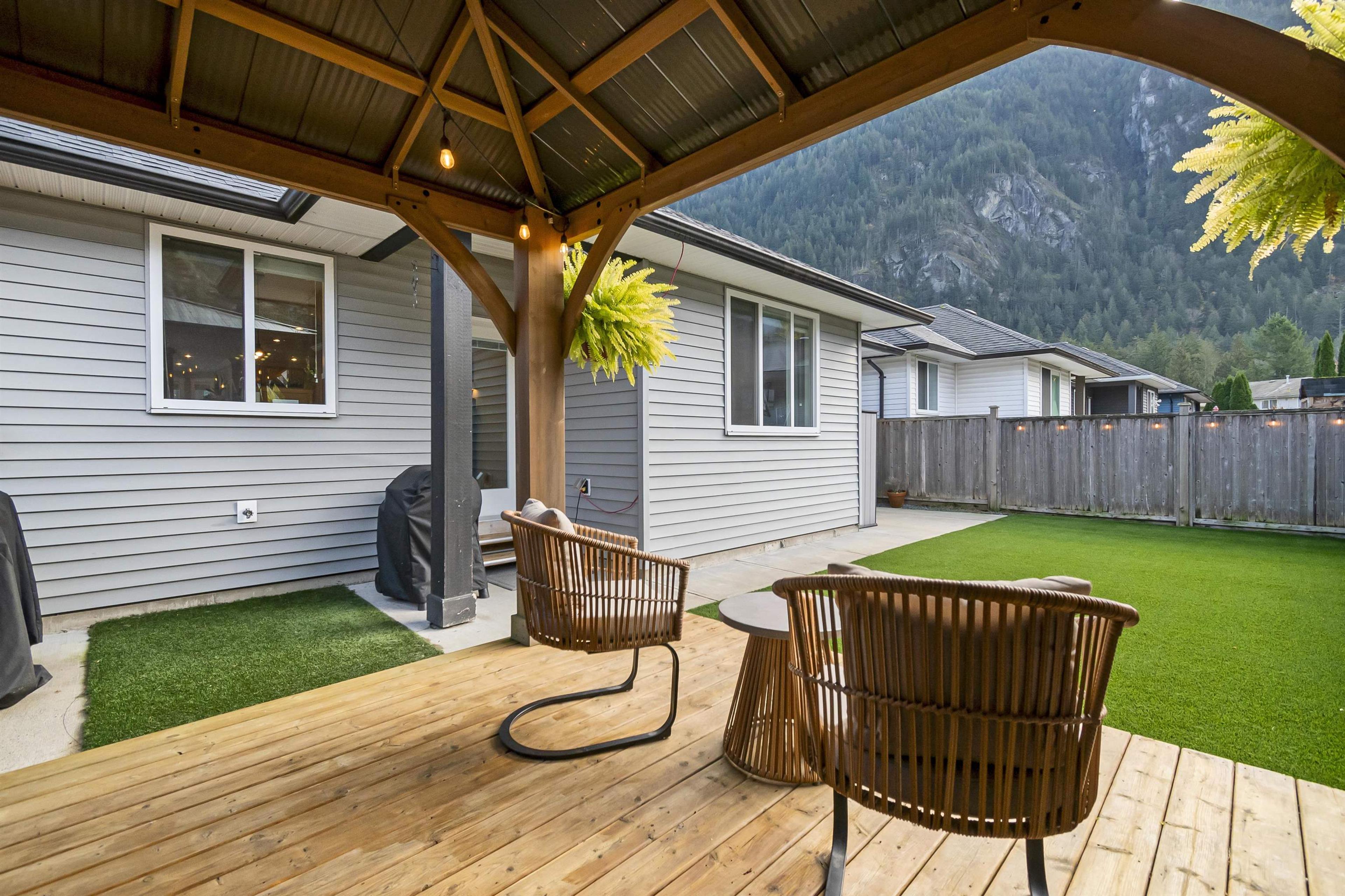 #3 20118 BEACON ROAD - 27