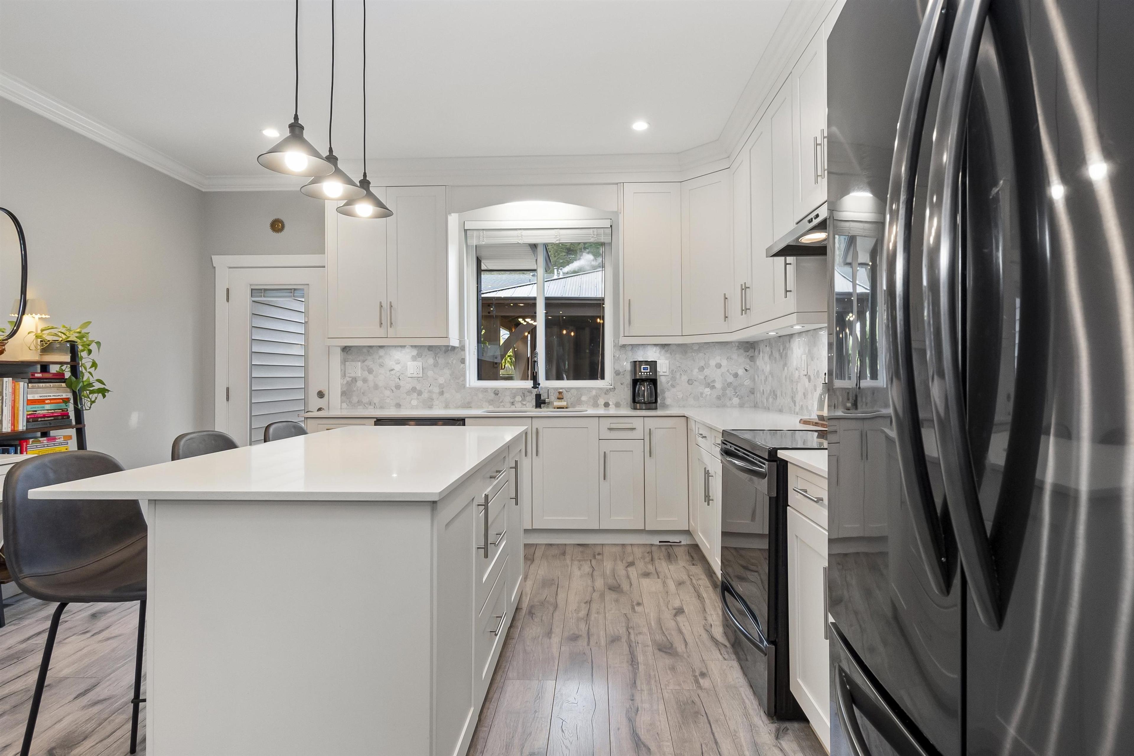 #3 20118 BEACON ROAD - 9