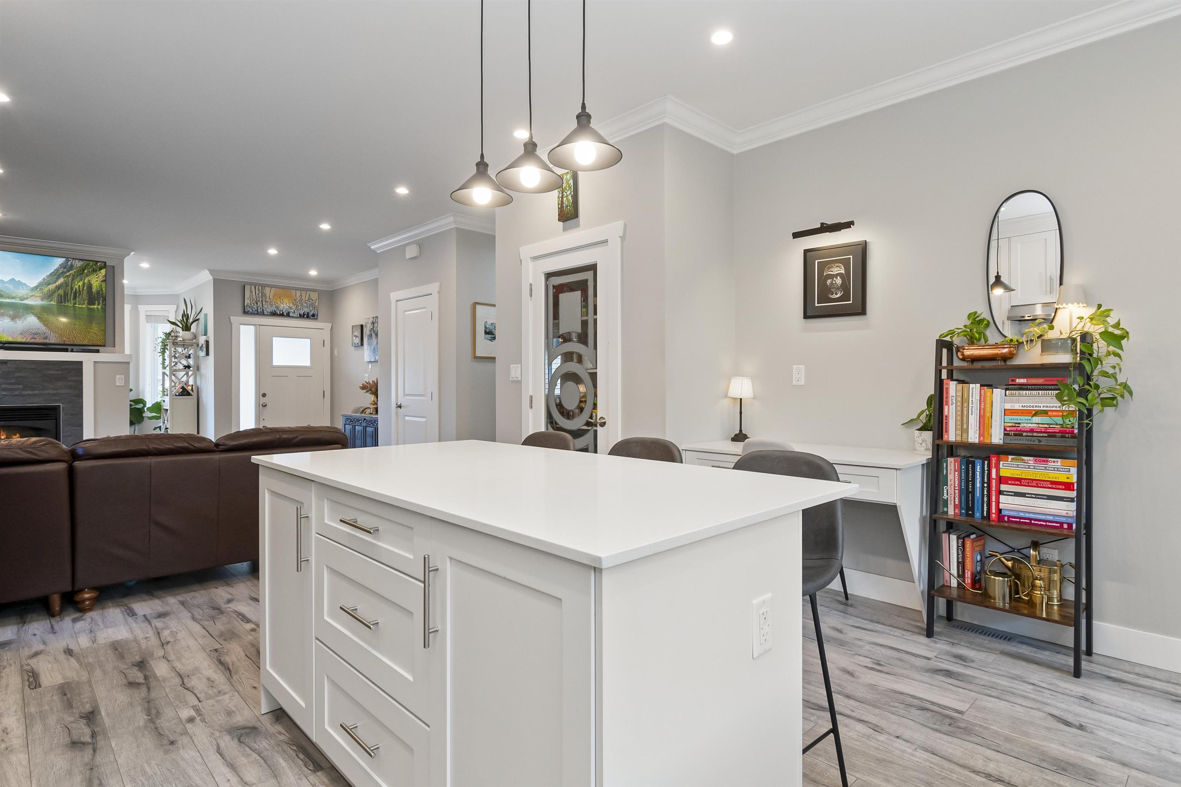 #3 20118 BEACON ROAD - 10