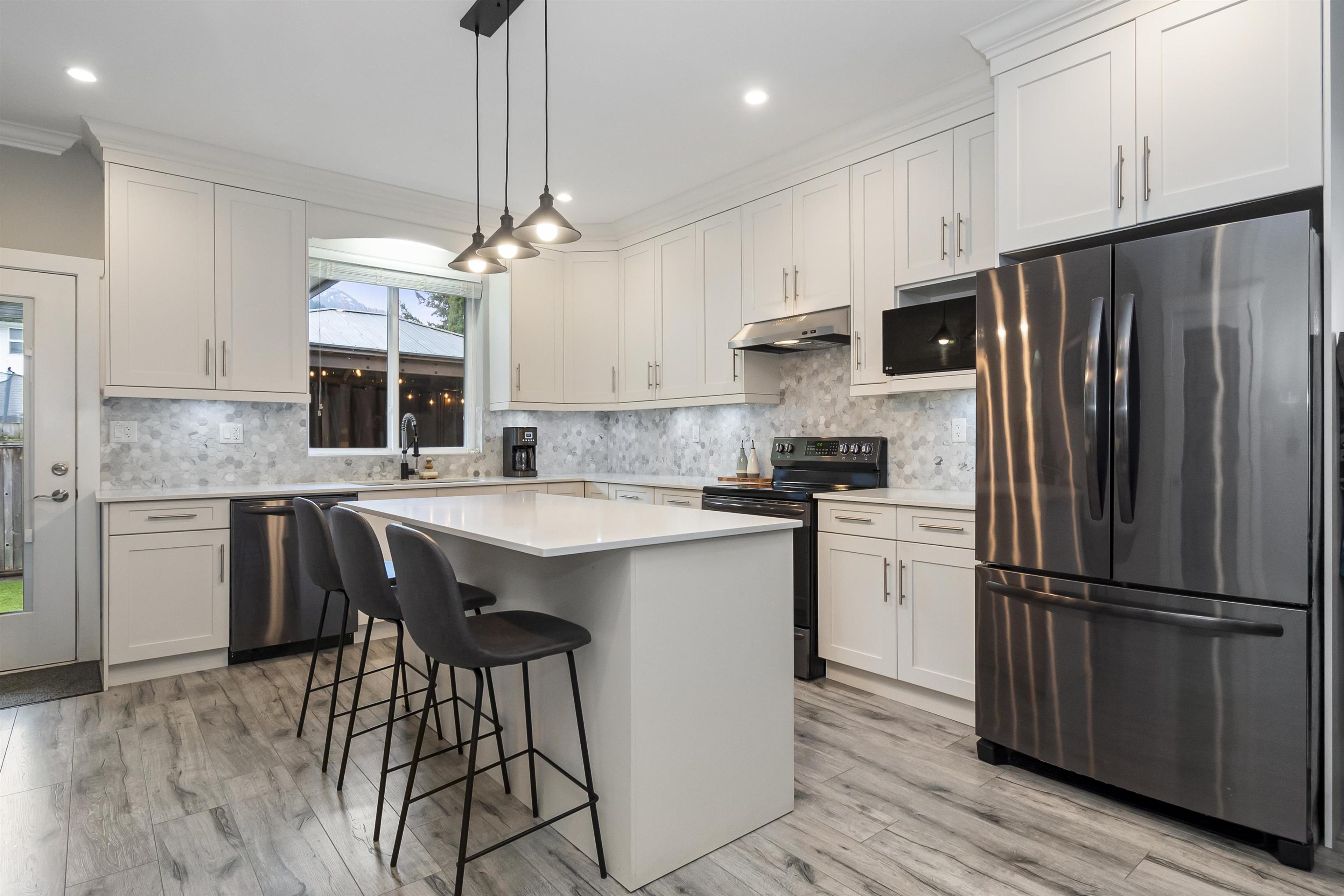 #3 20118 BEACON ROAD - 8