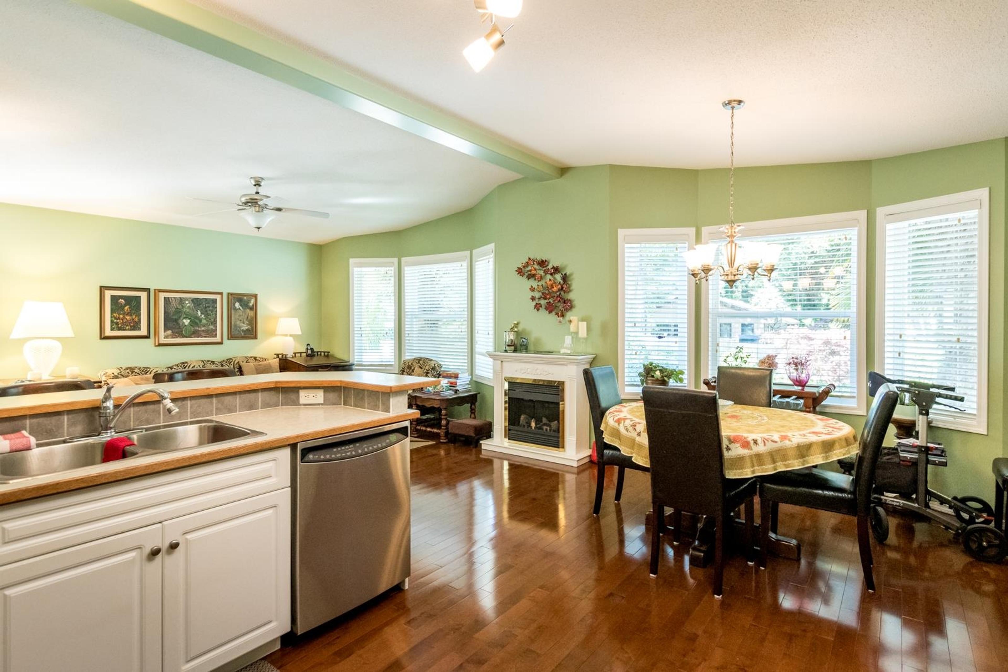 #101 4510 SUNSHINE COAST HIGHWAY - 10