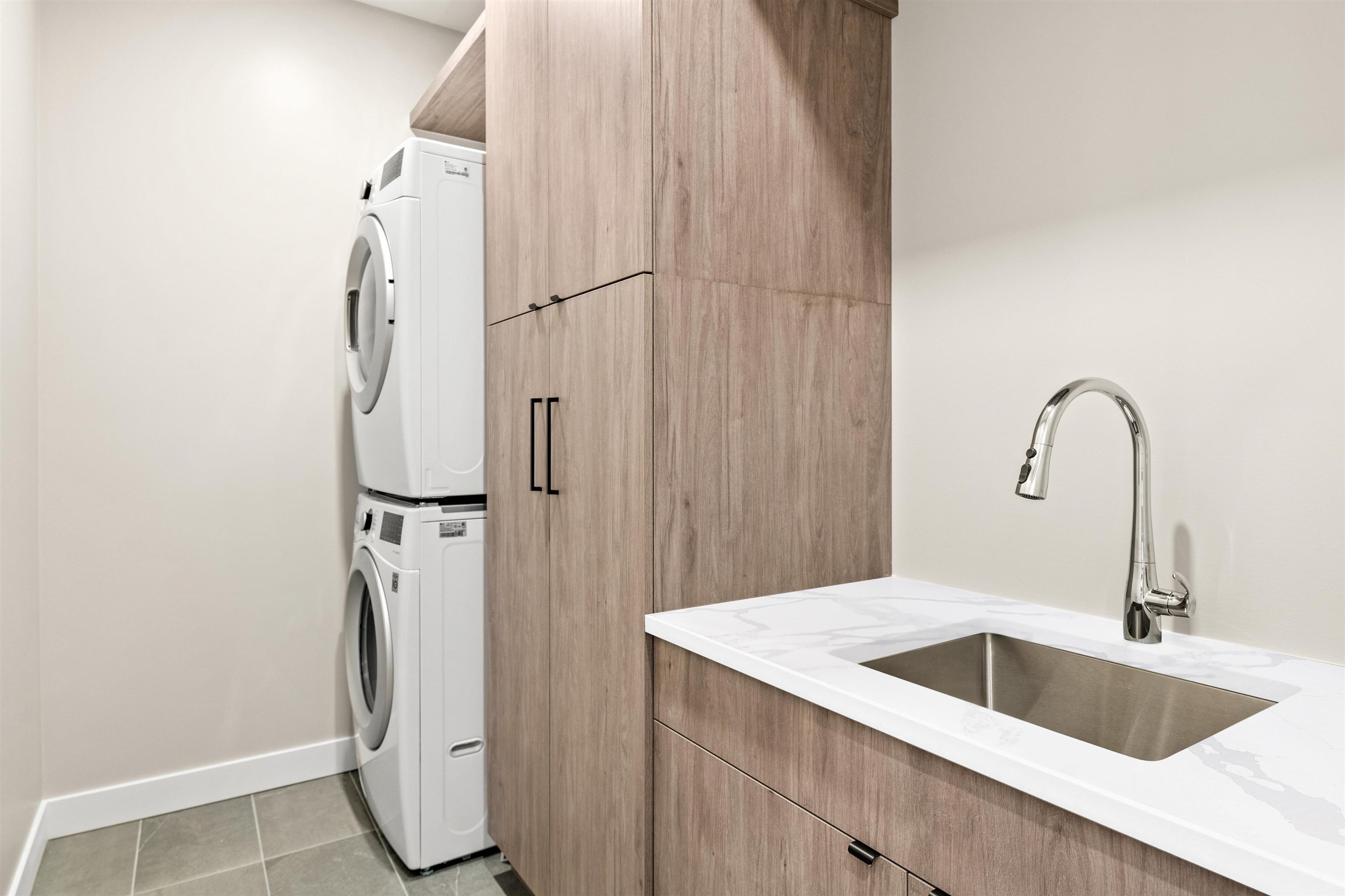 #29 4000 SUNSTONE WAY - 23