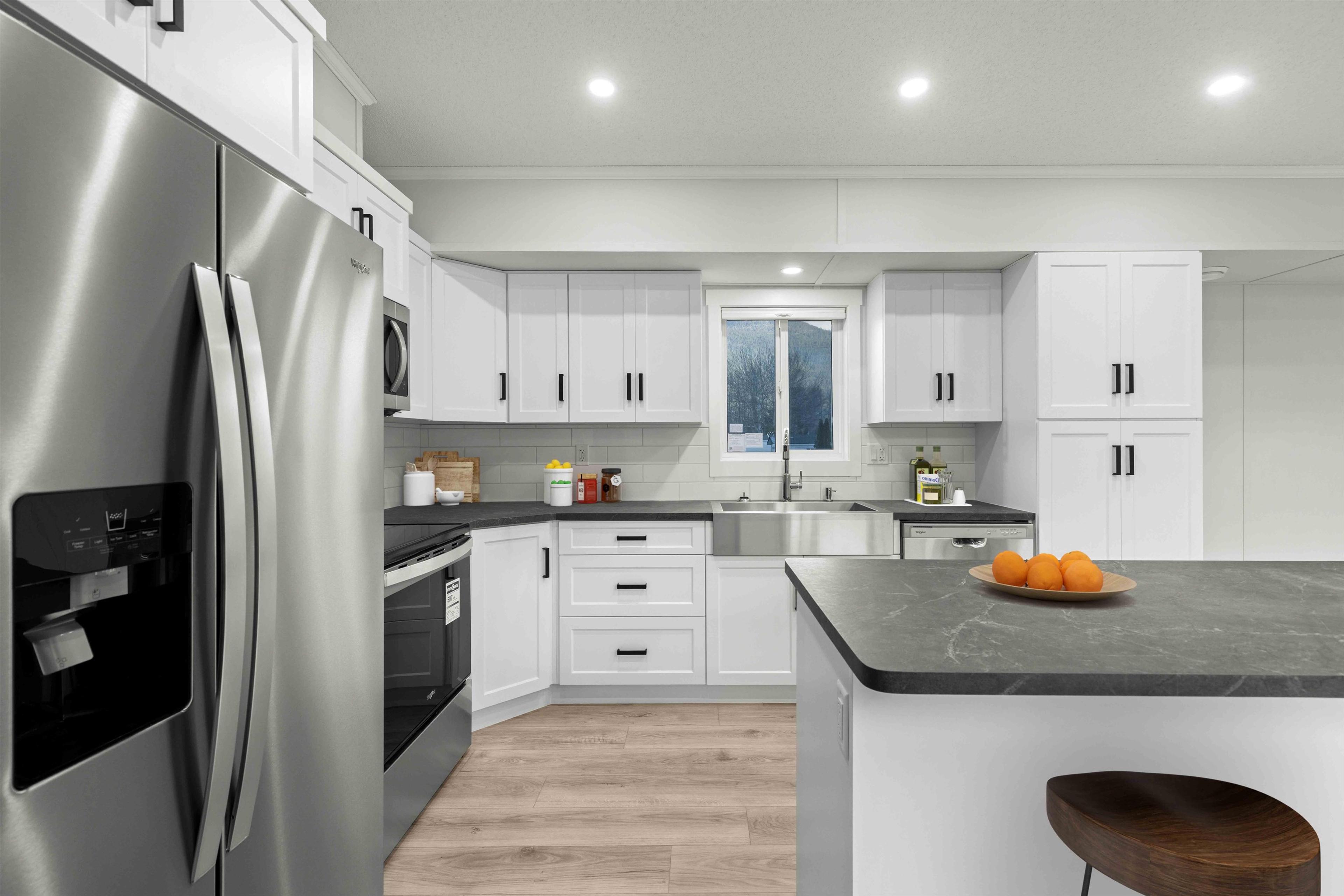 #60 7370 HIGHWAY 99 - 15