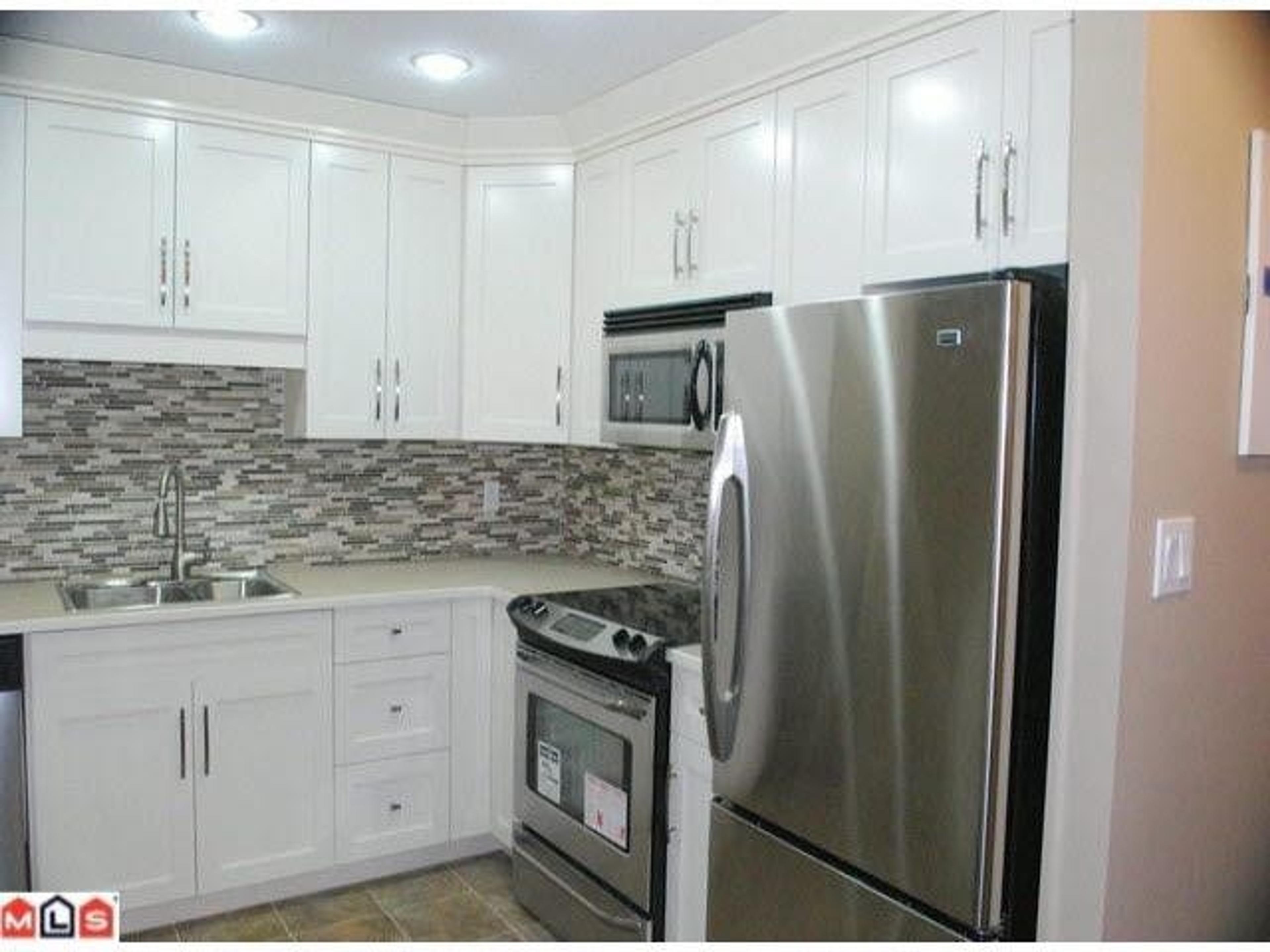 #208 1521 BLACKWOOD STREET - Image 1