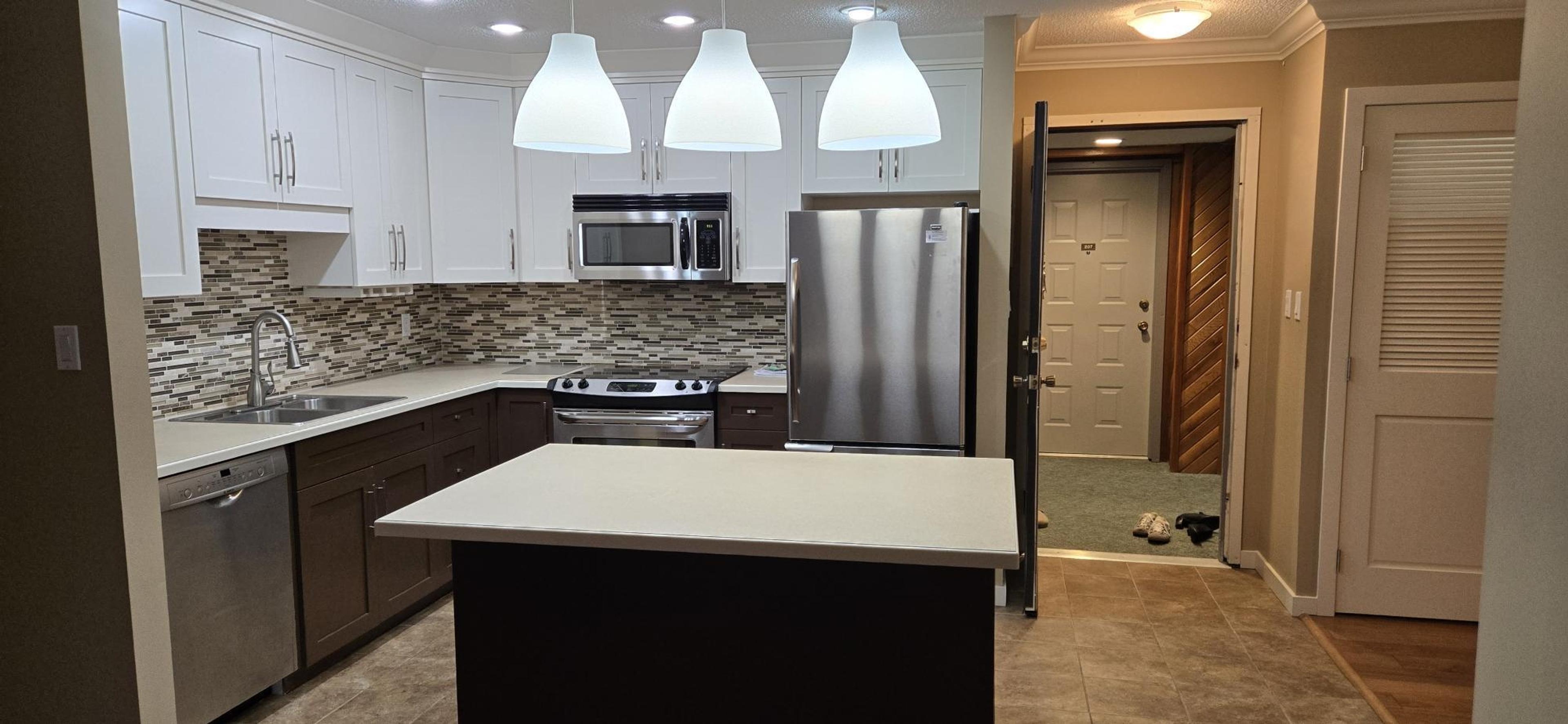 #208 1521 BLACKWOOD STREET - Image 5