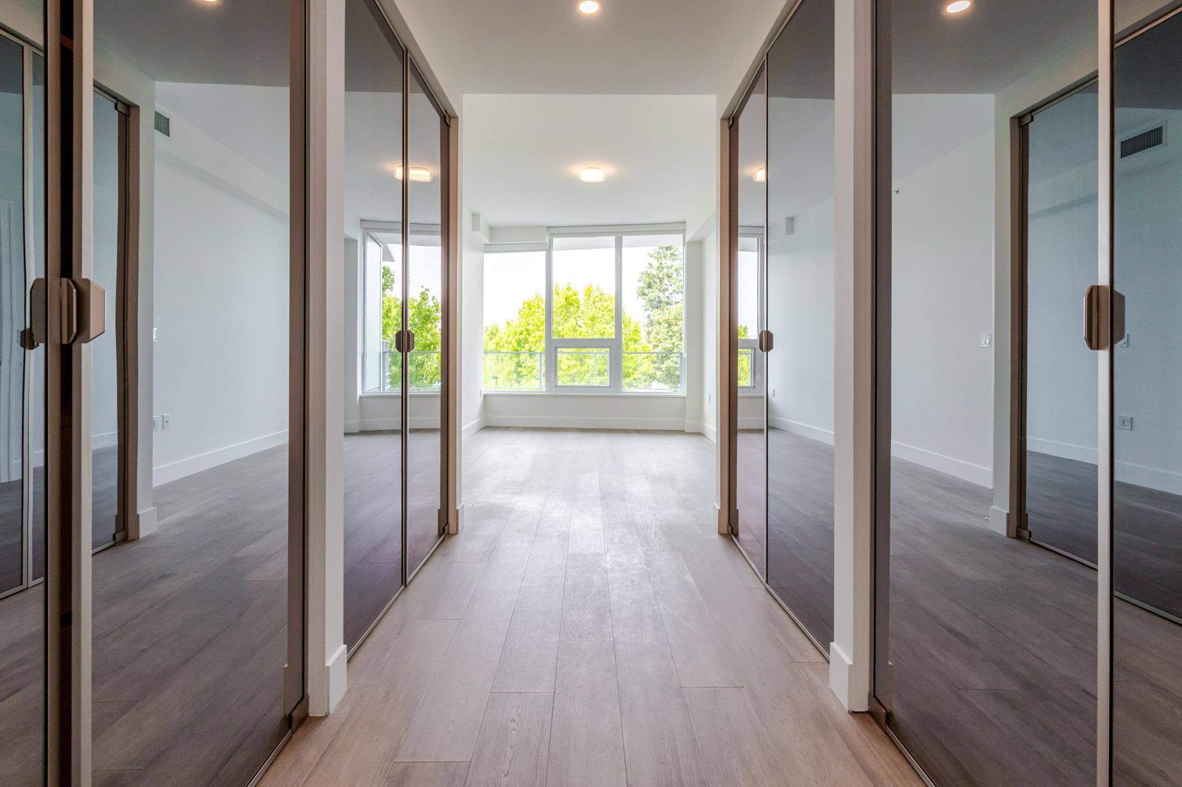 #314 1342 JOHNSTON ROAD - 16