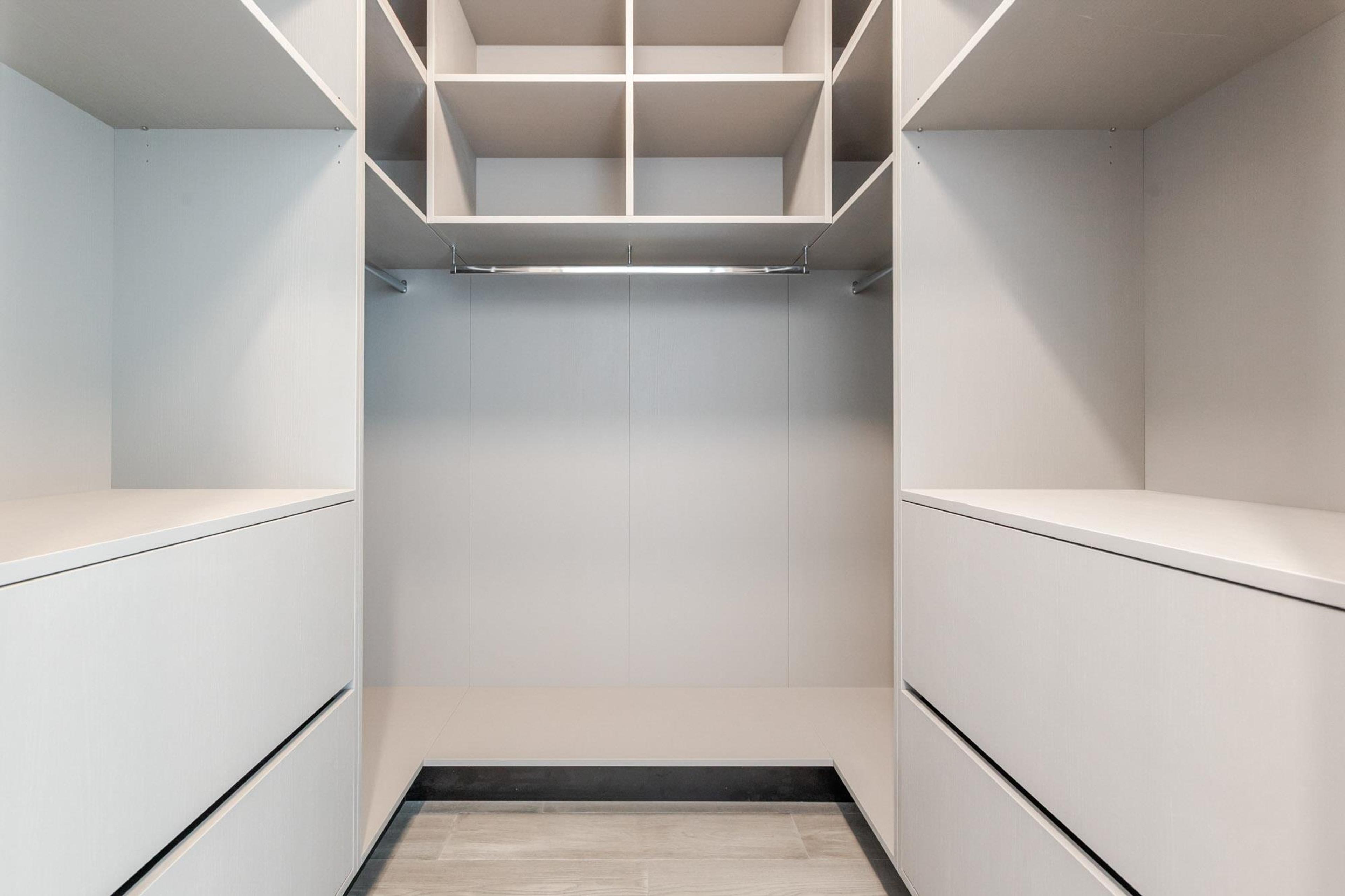 #314 1342 JOHNSTON ROAD - 21