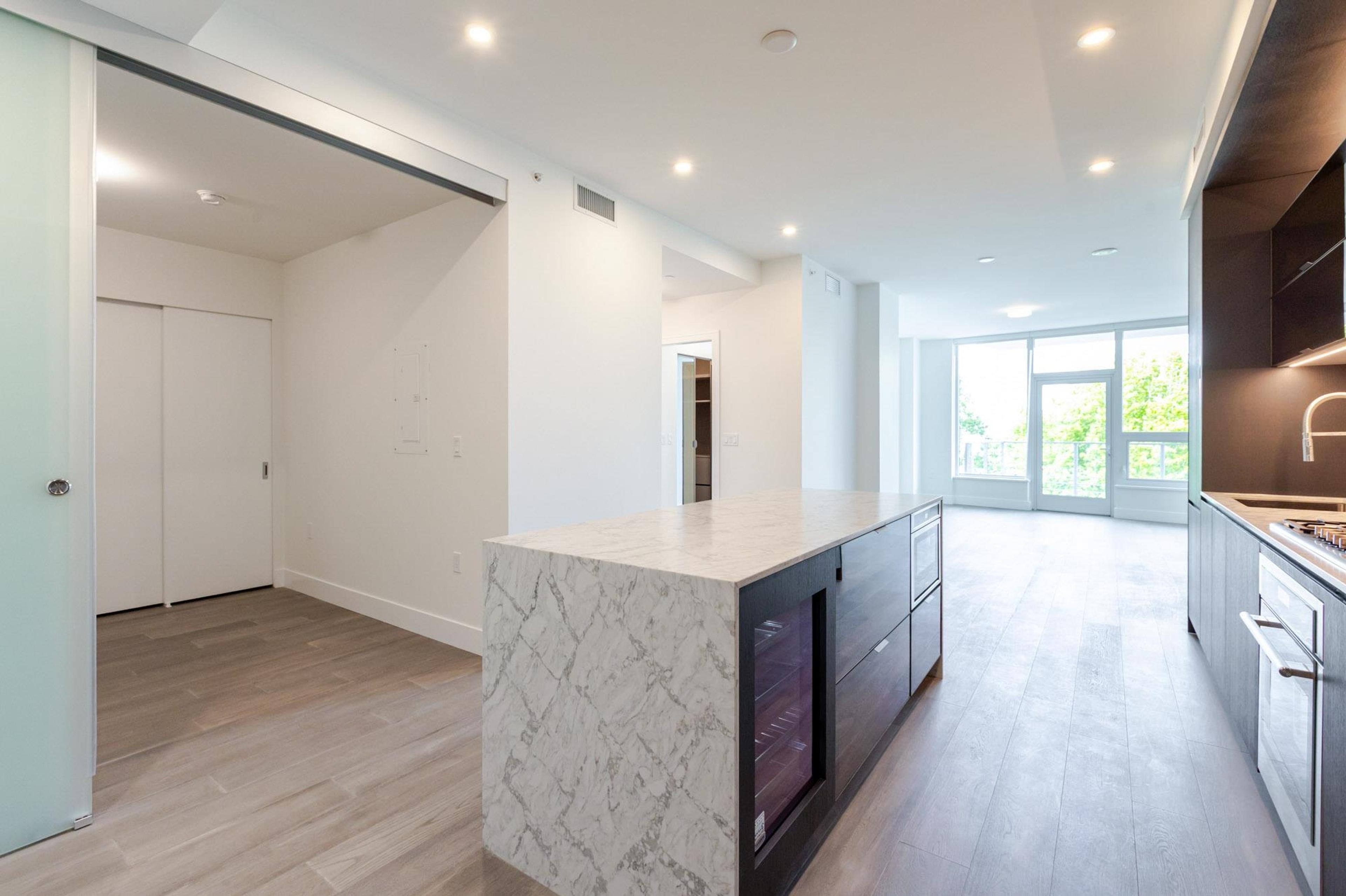 #314 1342 JOHNSTON ROAD - 10